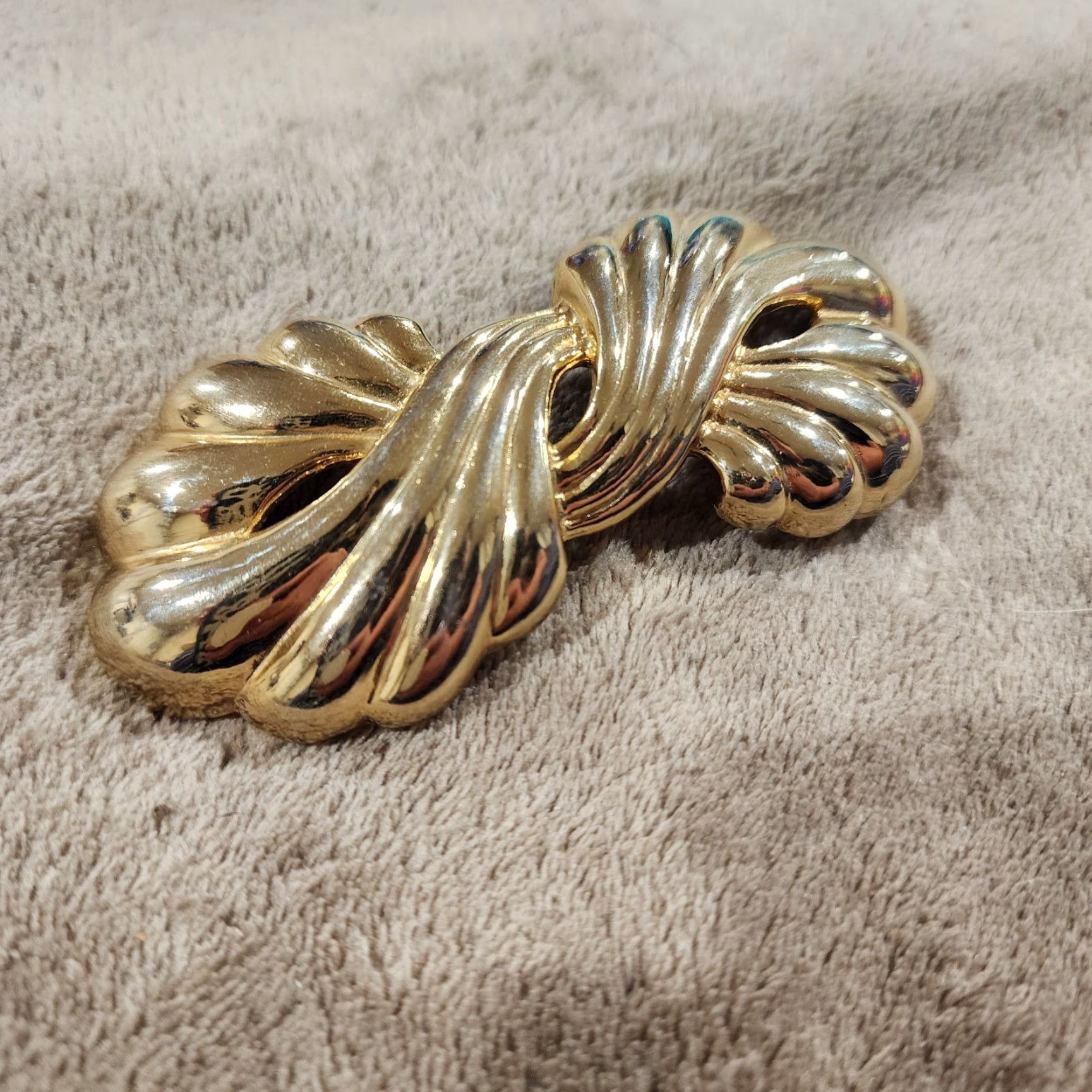 Vintage VINTAGE Mimi di N Bow Ribbon Belt Buckle Interlocking Gold Women 1970s Nature Belt Buckle Gold Women Size ONE SIZE - 3 Thumbnail