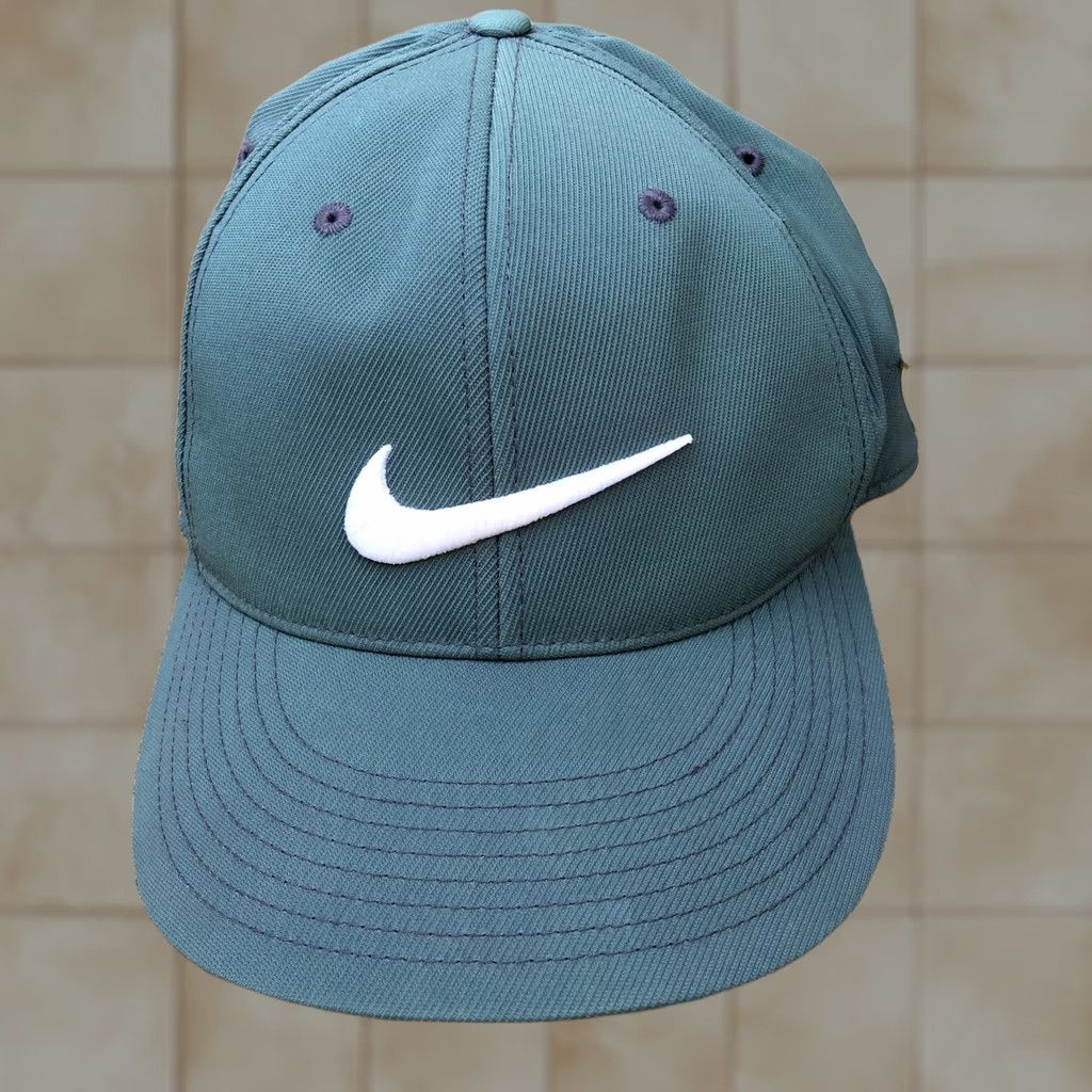 Nike NIKE GOLF VrS 20Xi Fitted Hat Men's Green Swoosh Cap FlexFit M/L Shirt? Size ONE SIZE - 1 Thumbnail