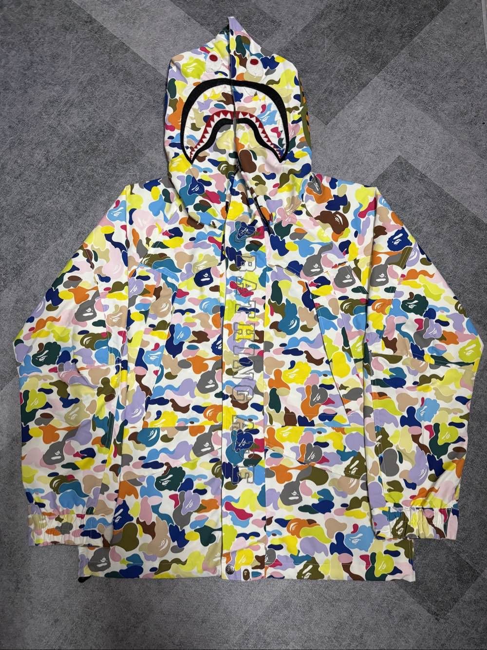 Bape A Bathing Ape Multi-Color Camo Shark Jacket Size L Size US L / EU 52-54 / 3 - 1 Thumbnail