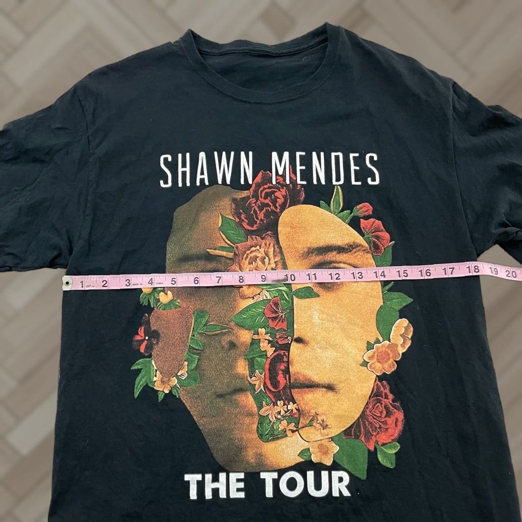 Vintage Shawn Mendes The Tour T Shirt Men’s Medium Black Short Sleeve Shirt Mens Black Tour Shirt 90s? Size US M / EU 48-50 / 2 - 1 Thumbnail