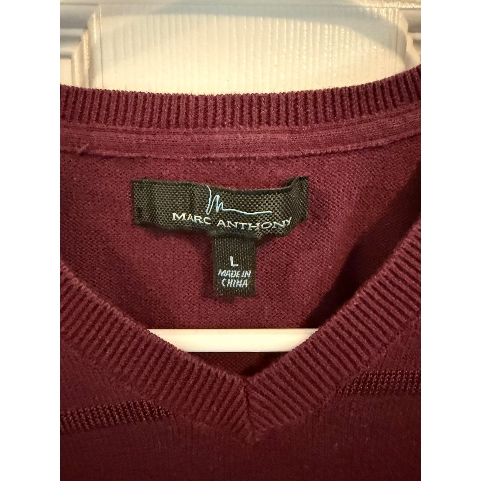 Marc Anthony Marc Anthony Maroon V-Neck Sweater Men’s Size Large Size US L / EU 52-54 / 3 - 3 Thumbnail