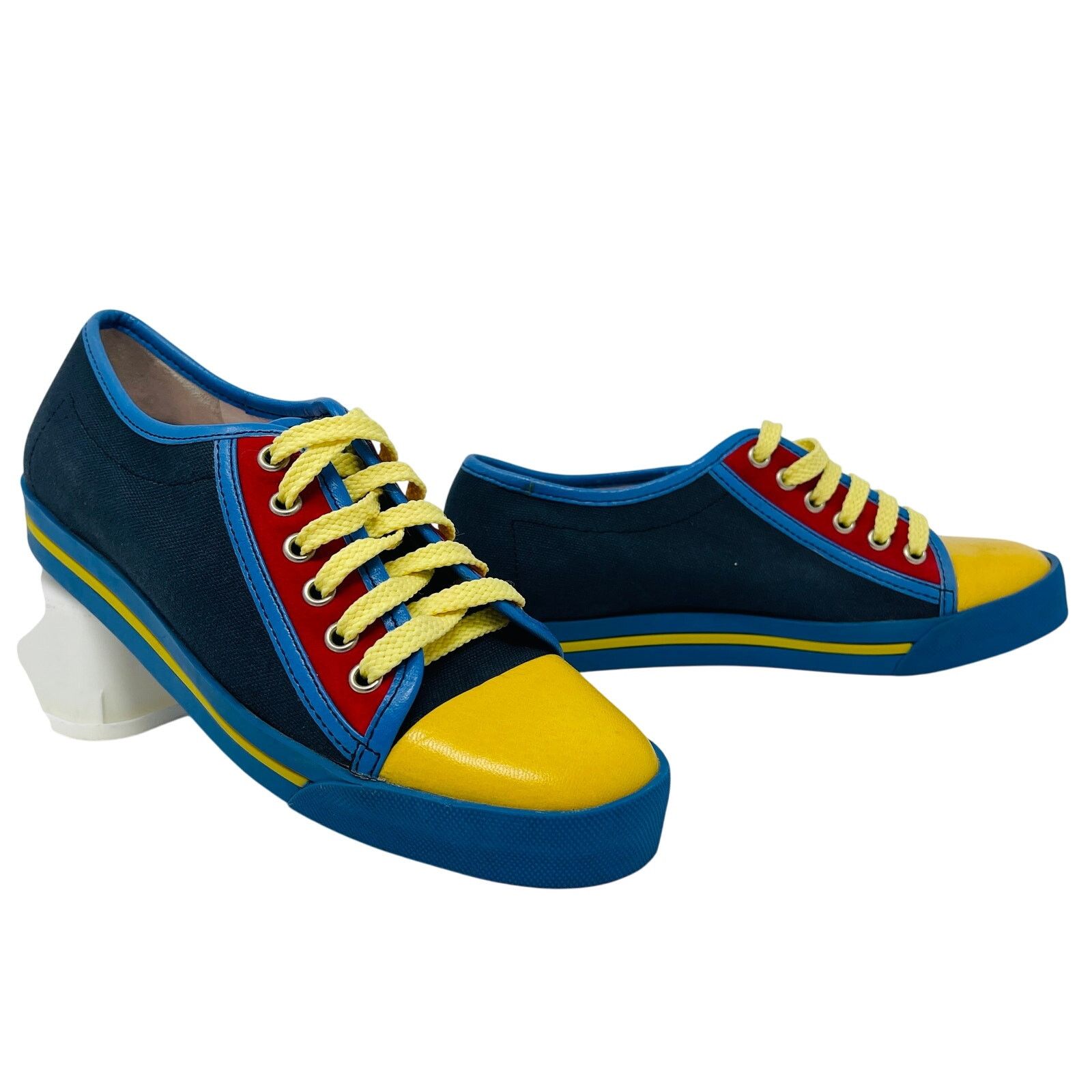 Marc Jacobs Marc Jacobs Spring 2004 RTW Sneakers Size US 7 EU 37.5 NWOB Size US 7 / IT 37 - 2 Thumbnail