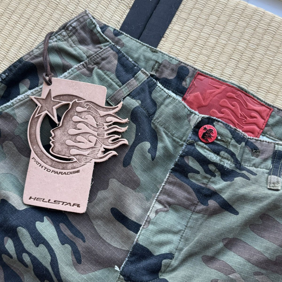 HELLSTAR Hellstar Cargo Pants in Camo Green Size US 32 / EU 48 - 7 Thumbnail