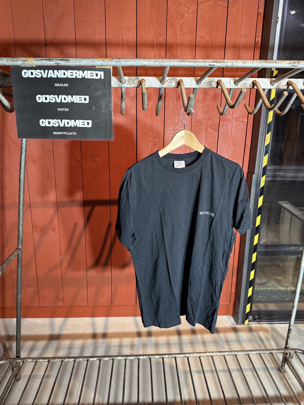 Vetements Worn Vetements tshirt Size US M / EU 48-50 / 2 - 1 Thumbnail
