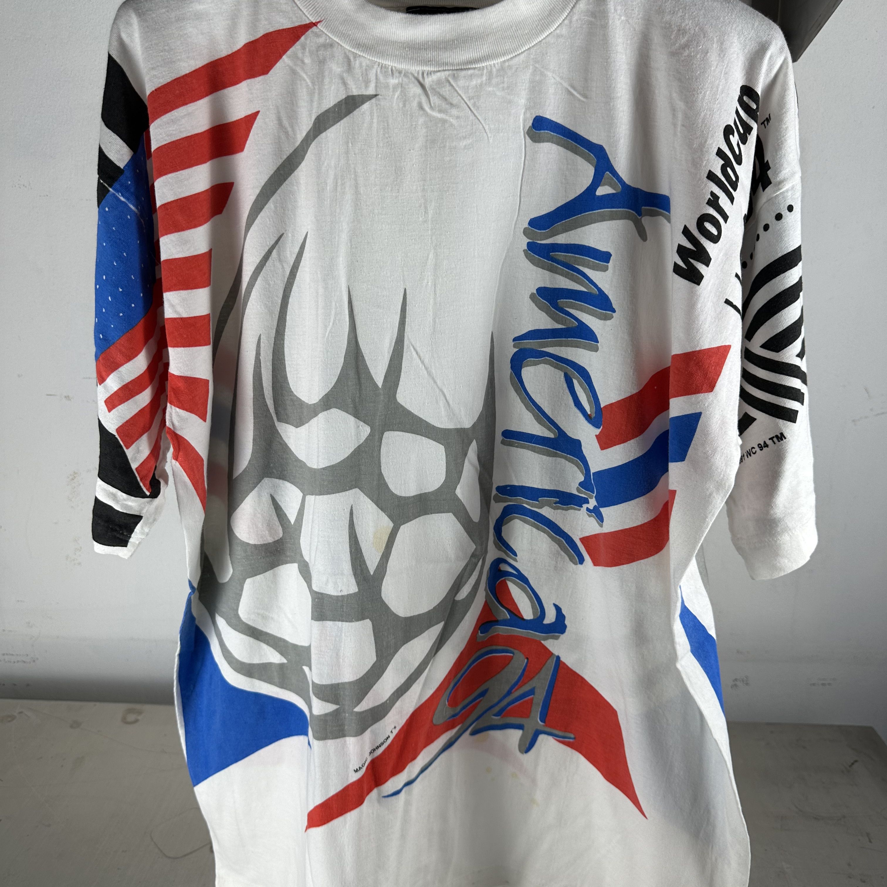Vintage ​1994 USA Soccer World Cup America All Over Print T-Shirt Size US XL / EU 56 / 4 - 2 Thumbnail