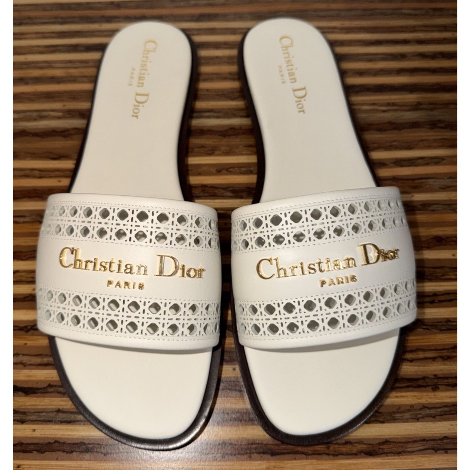 Dior Dior D-Lane Dway Micro Cannage Off White Leather Slide 39 Size US 8 / IT 38 - 14 Thumbnail