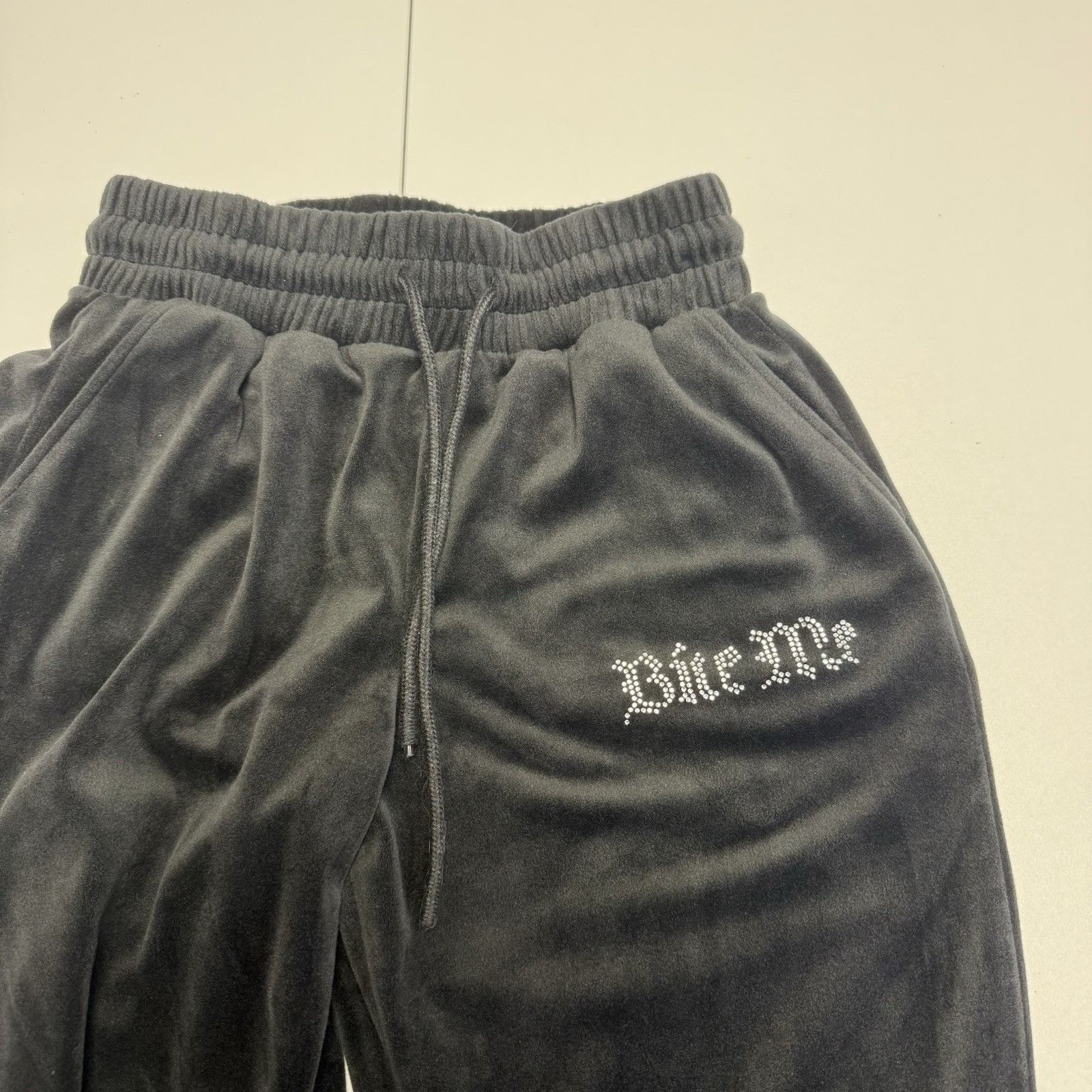 Vintage Y2K Style Velour Pants Womens Small 'Bite Me' Rhinestone Size 25" / US 0 / IT 36 - 4 Thumbnail