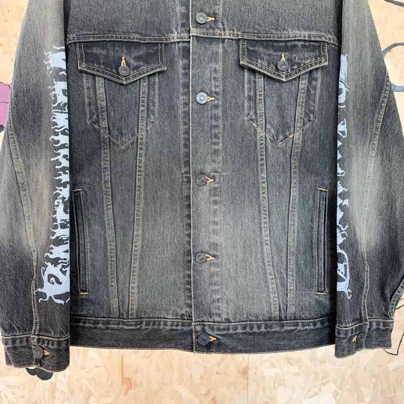 Balenciaga Balenciaga Dragon Year Limited Edition Sanskrit Jeans Jack Size US S / EU 44-46 / 1 - 4 Thumbnail
