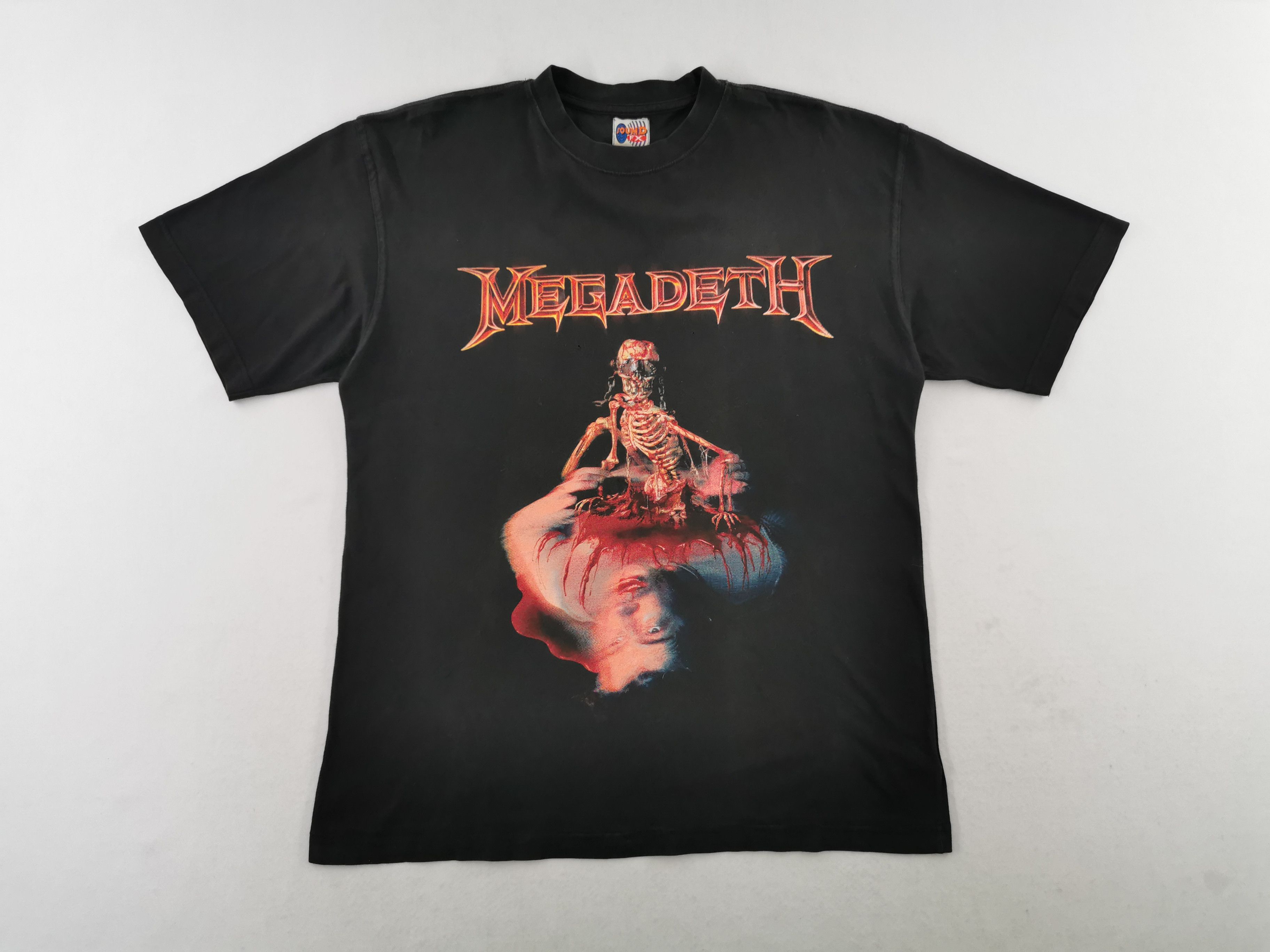 Band Tees Distressed Vintage Megadeth Global Tour 2001/02 Tee T Shirt Size US M / EU 48-50 / 2 - 3 Thumbnail