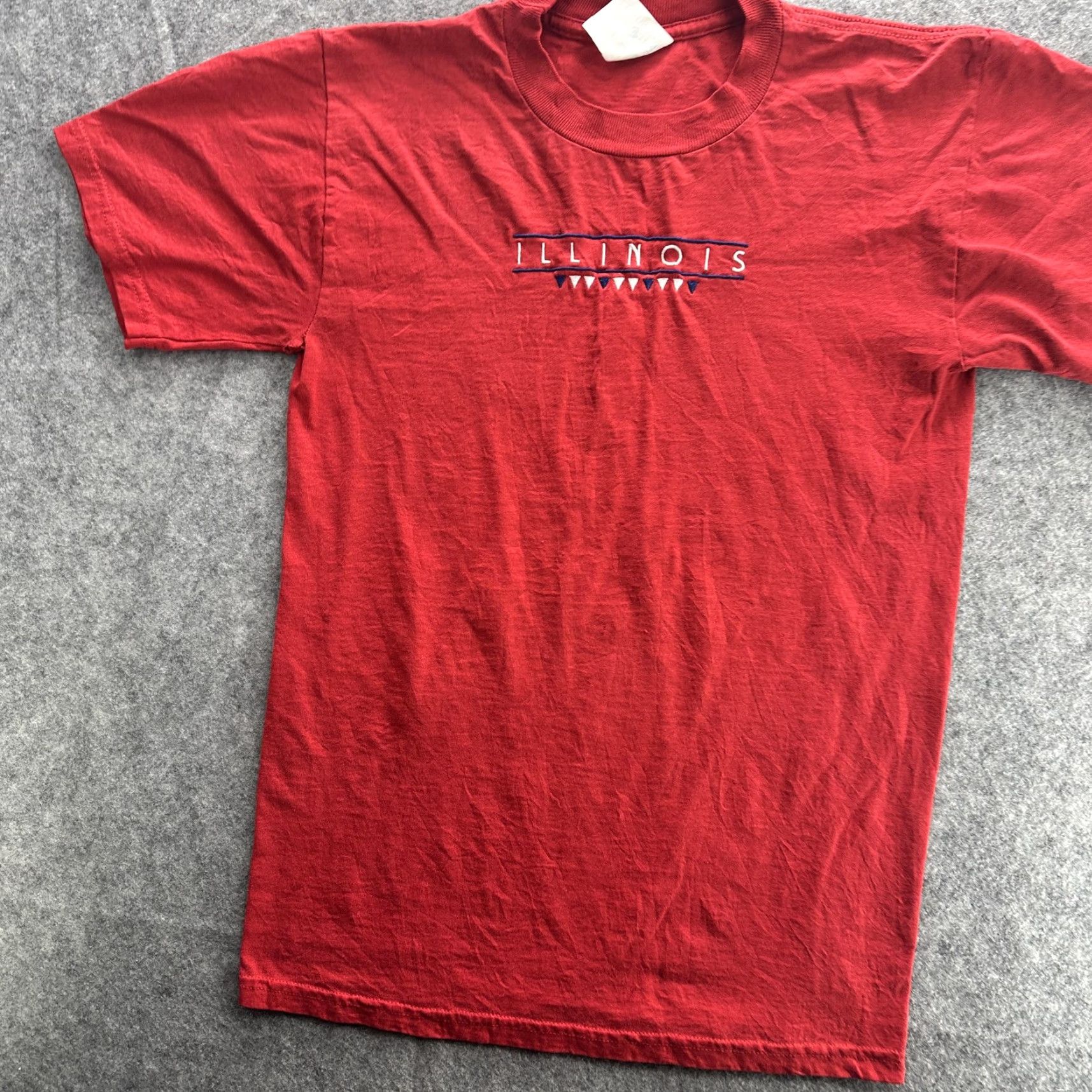 Jerzees VINTAGE Illinois Shirt Mens Small Red Embroidered Tee College Crewneck 90s USA Size US S / EU 44-46 / 1 - 3 Thumbnail