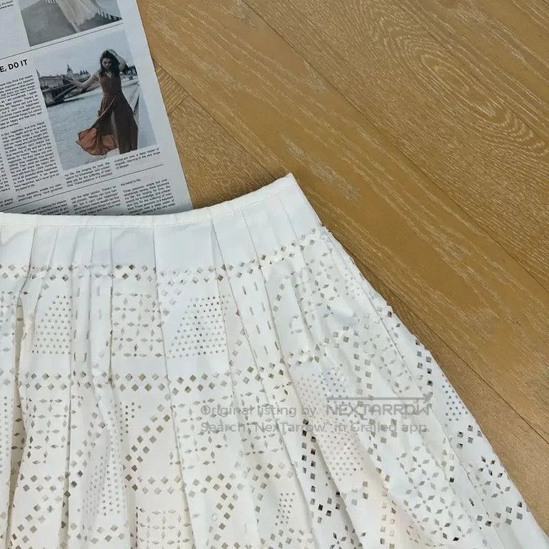 Fendi Fendi White Women's Skirt with Cutout Design . Size 23" - 4 Thumbnail