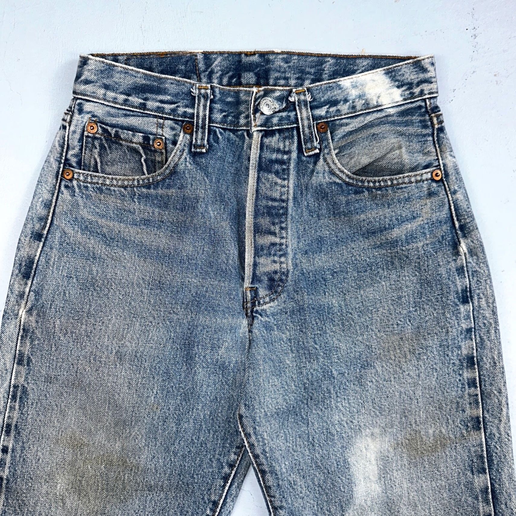 Levi's VINTAGE Levi's 501 Jeans Men 28x34 Blue Denim Straight 80s USA Selvedge Distressed Classic 501 XX Size US 28 / EU 44 - 2 Thumbnail
