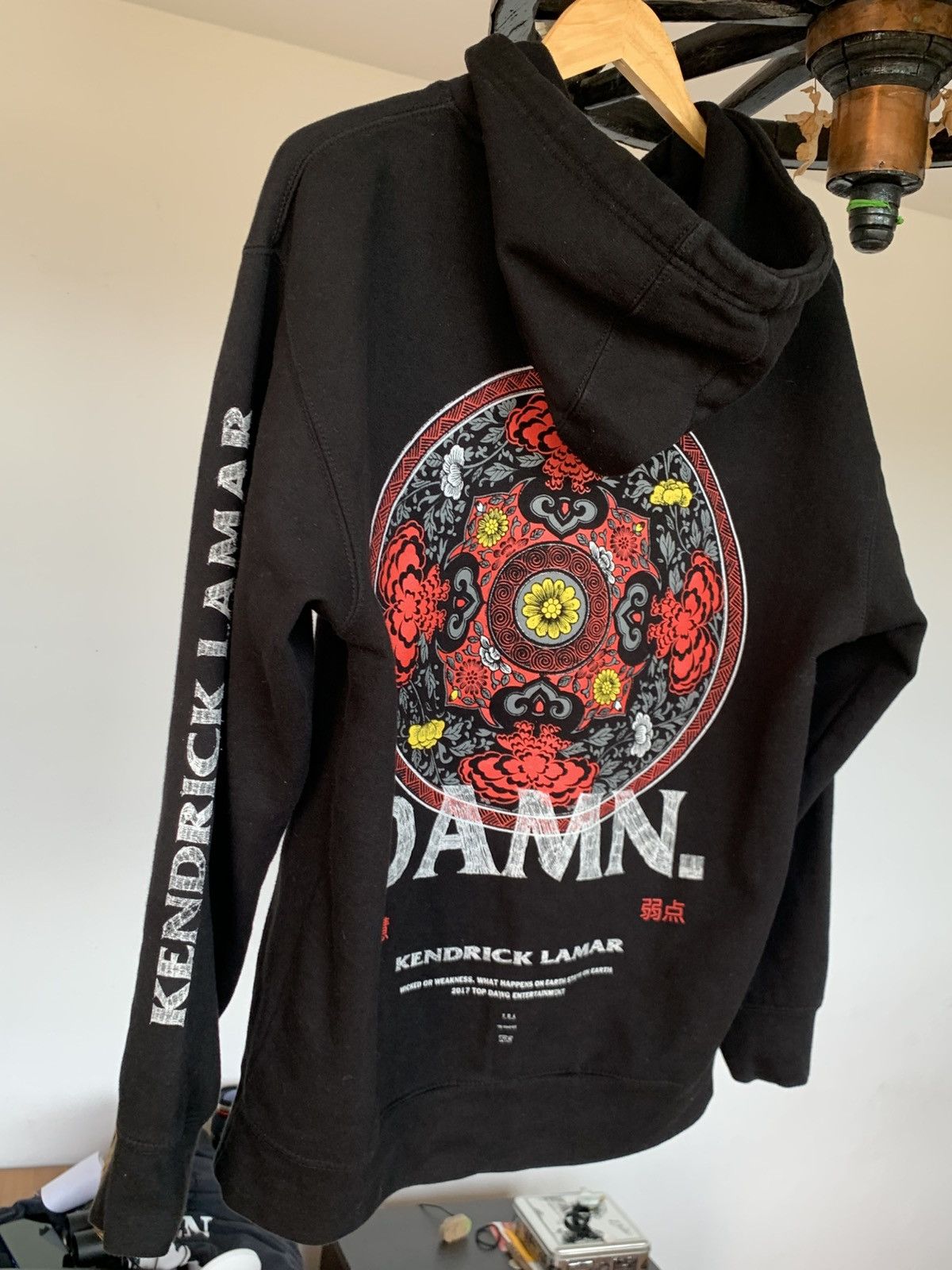Kendrick Lamar Kendrick Lamar 2017 Tour Hoodie DAMN L SIZE Size US L / EU 52-54 / 3 - 4 Thumbnail