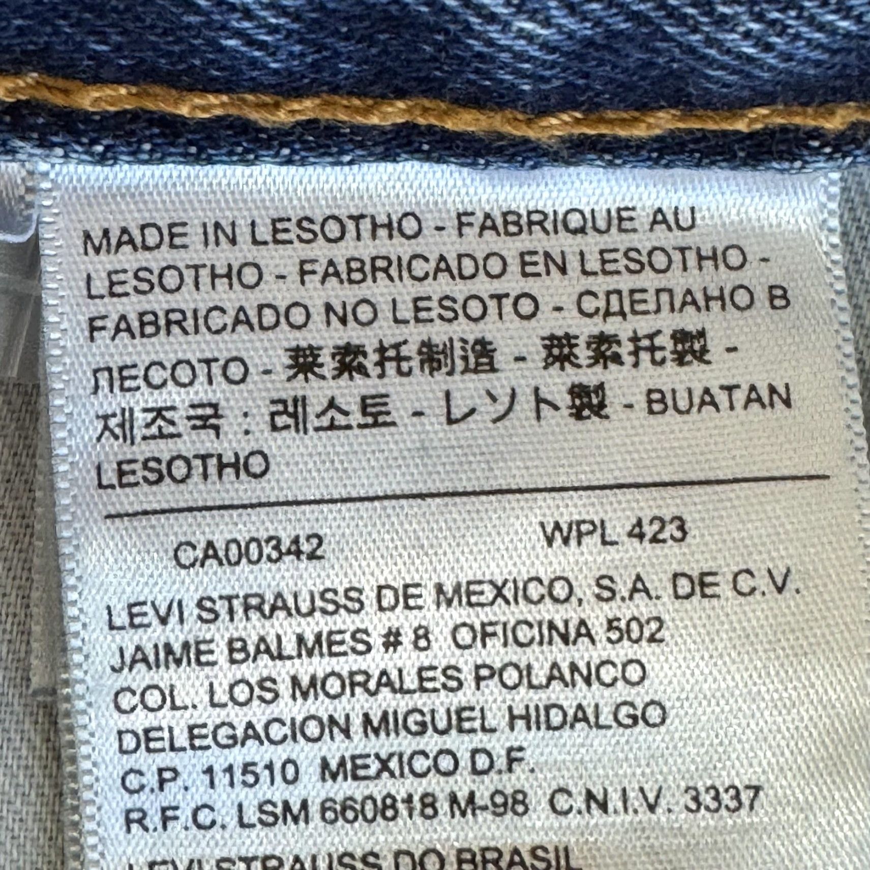 Levi's VINTAGE Levi's 505 Jeans Mens 36x30 Blue Baggy Fit Medium Wash Distressed Denim Pants Regular Fit Straight Jeans Mens Blue 90s Retro Size US 36 / EU 52 - 5 Thumbnail