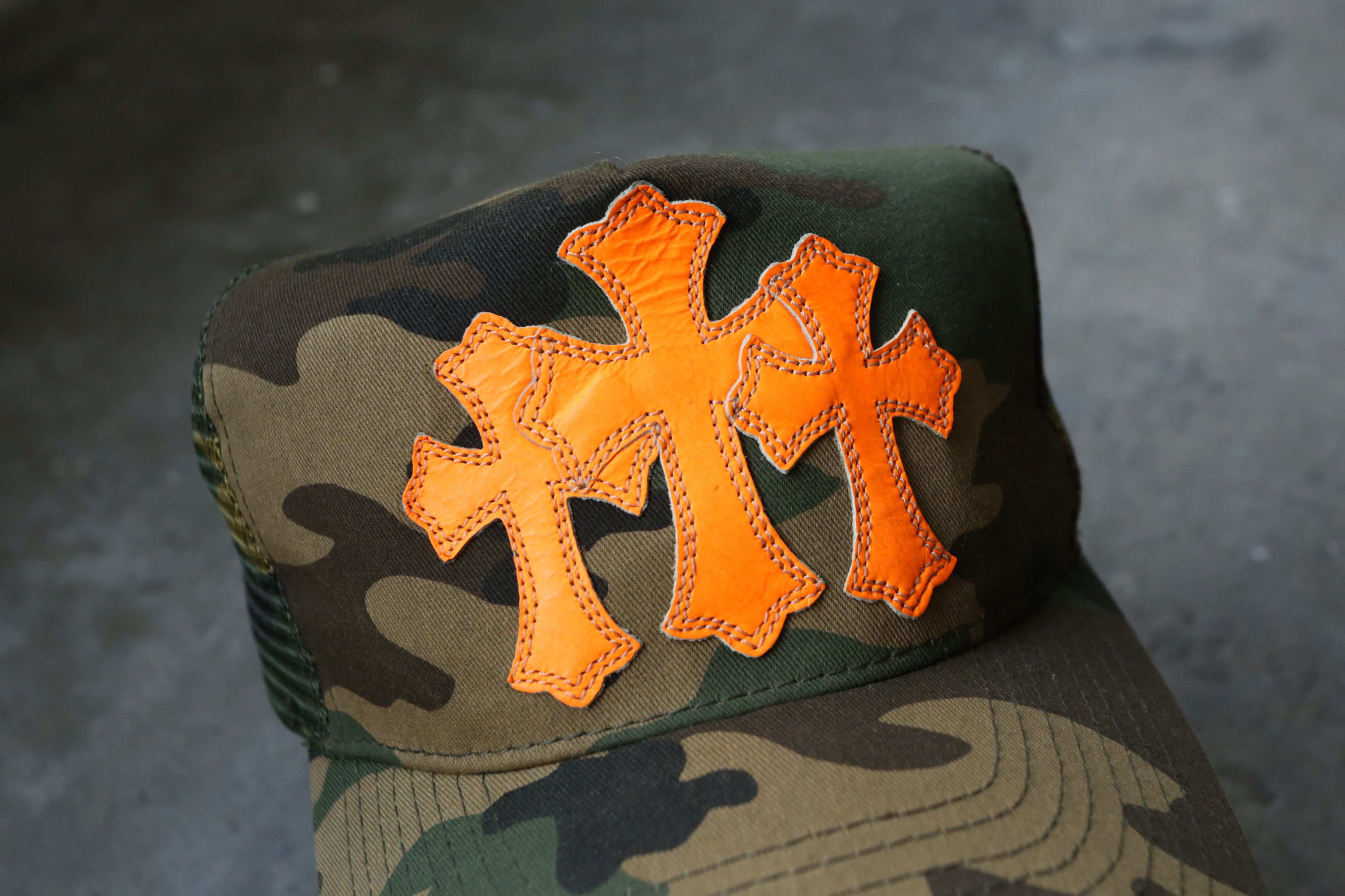 Chrome Hearts Chrome Hearts - Vintage - Cemetery Cross Camo Trucker Cap Size ONE SIZE - 5 Thumbnail