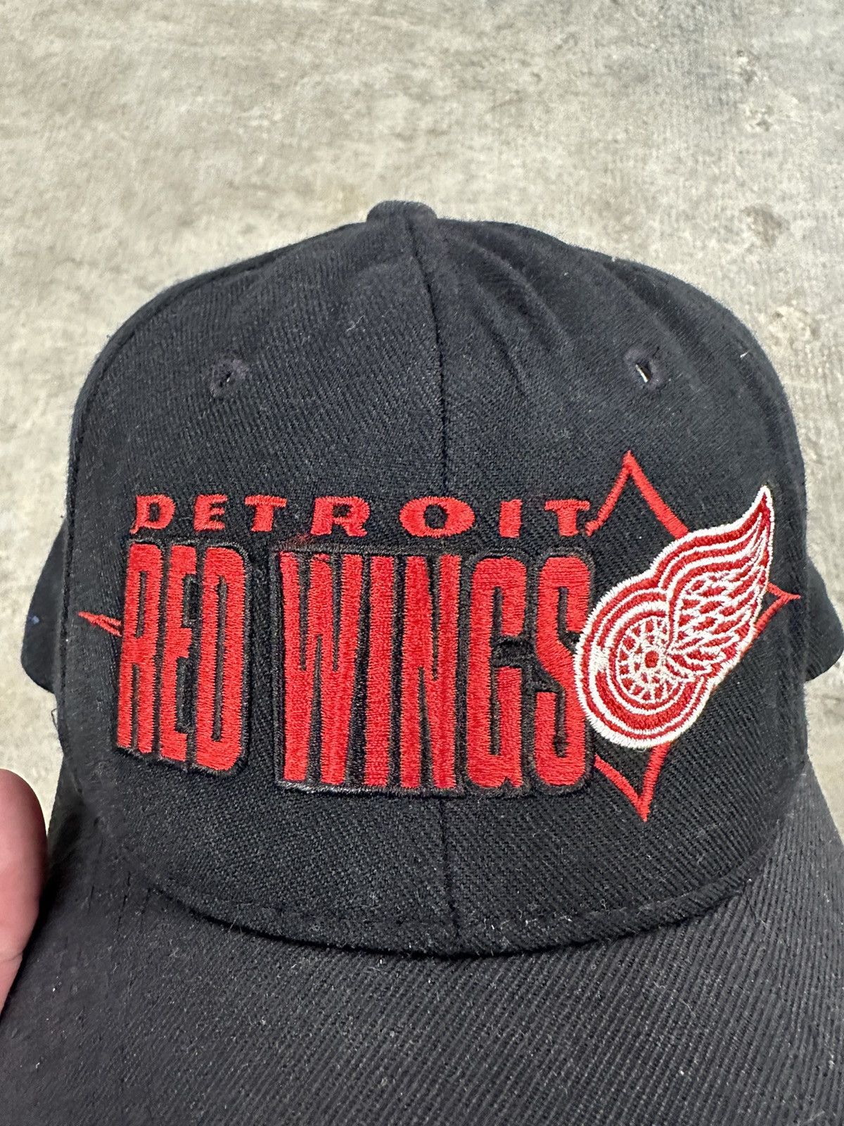 NHL × Starter × Vintage Vintage 90s Starter Detroit Red Wings Strapback OSFA Size ONE SIZE - 4 Thumbnail