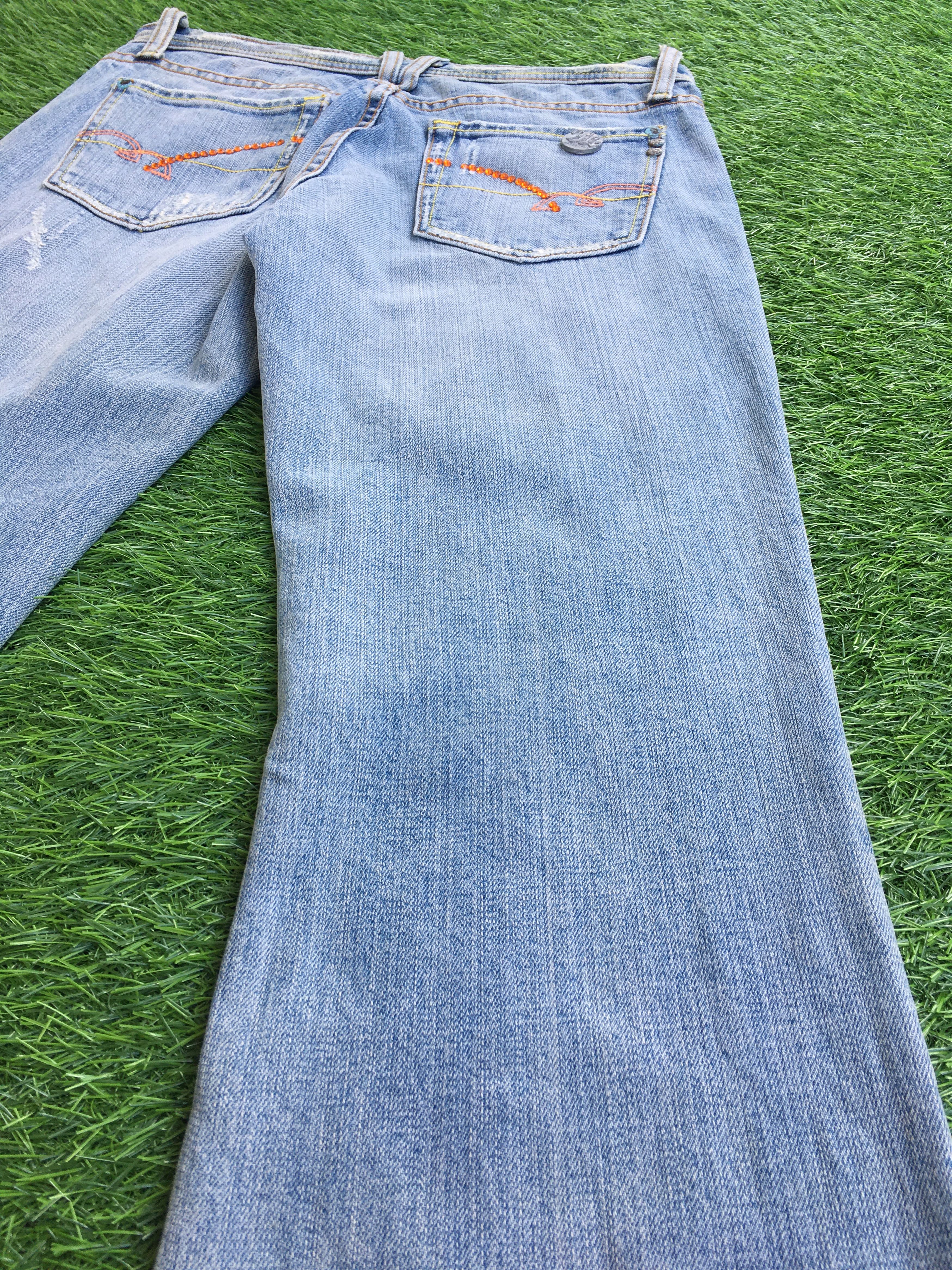 Designer Miss Me light blue wash 2000’s grunge bootcut jeans D-1093 Size 28" / US 6 / IT 42 - 10 Thumbnail