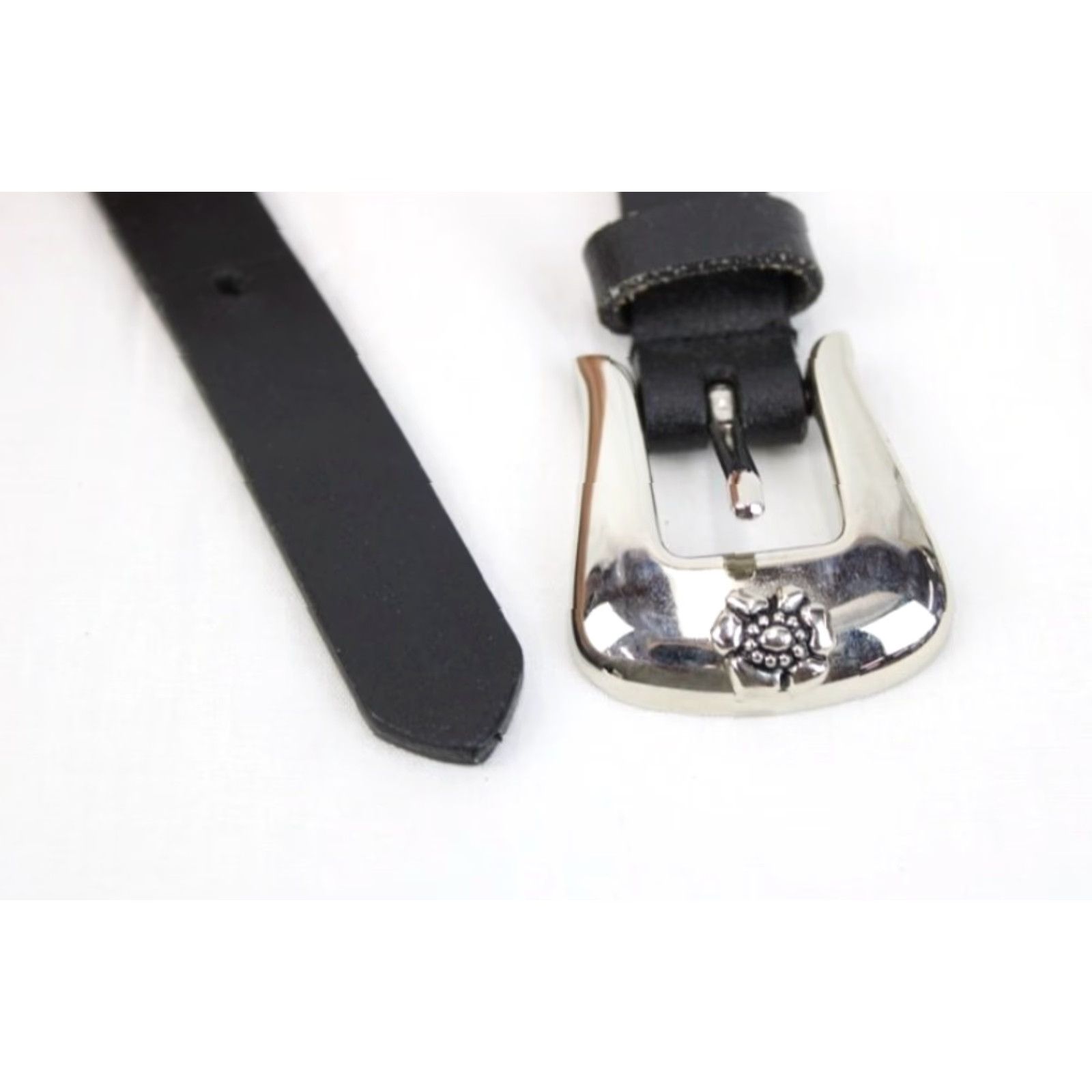 Vintage VINTAGE 2 Leather Belts Silver Tone floral links Black & Brown Womens size M/L Size ONE SIZE - 4 Thumbnail