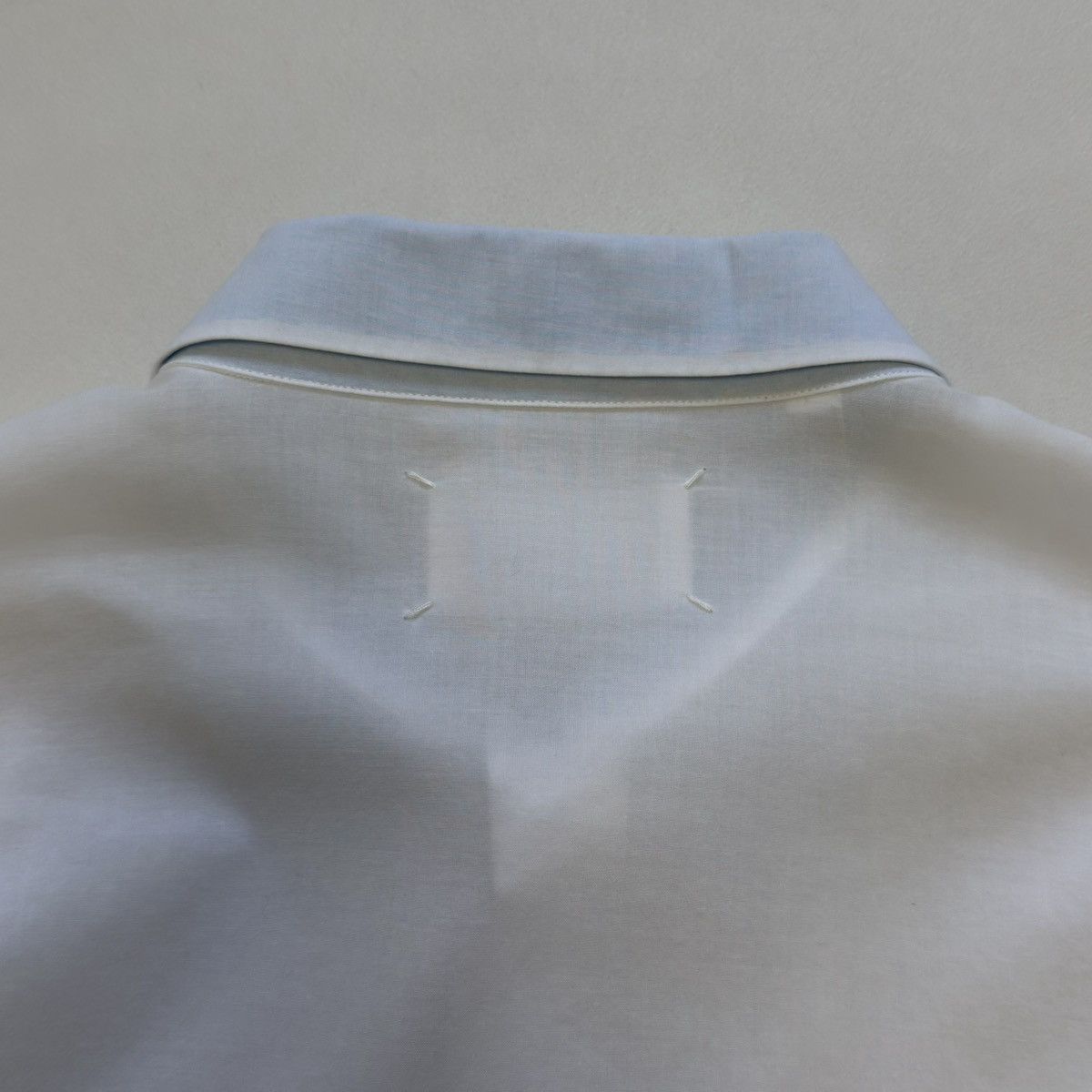 Maison Margiela S/S 06 ‘Contrast Facing’ White Cotton Shirt Size US L / EU 52-54 / 3 - 13 Thumbnail