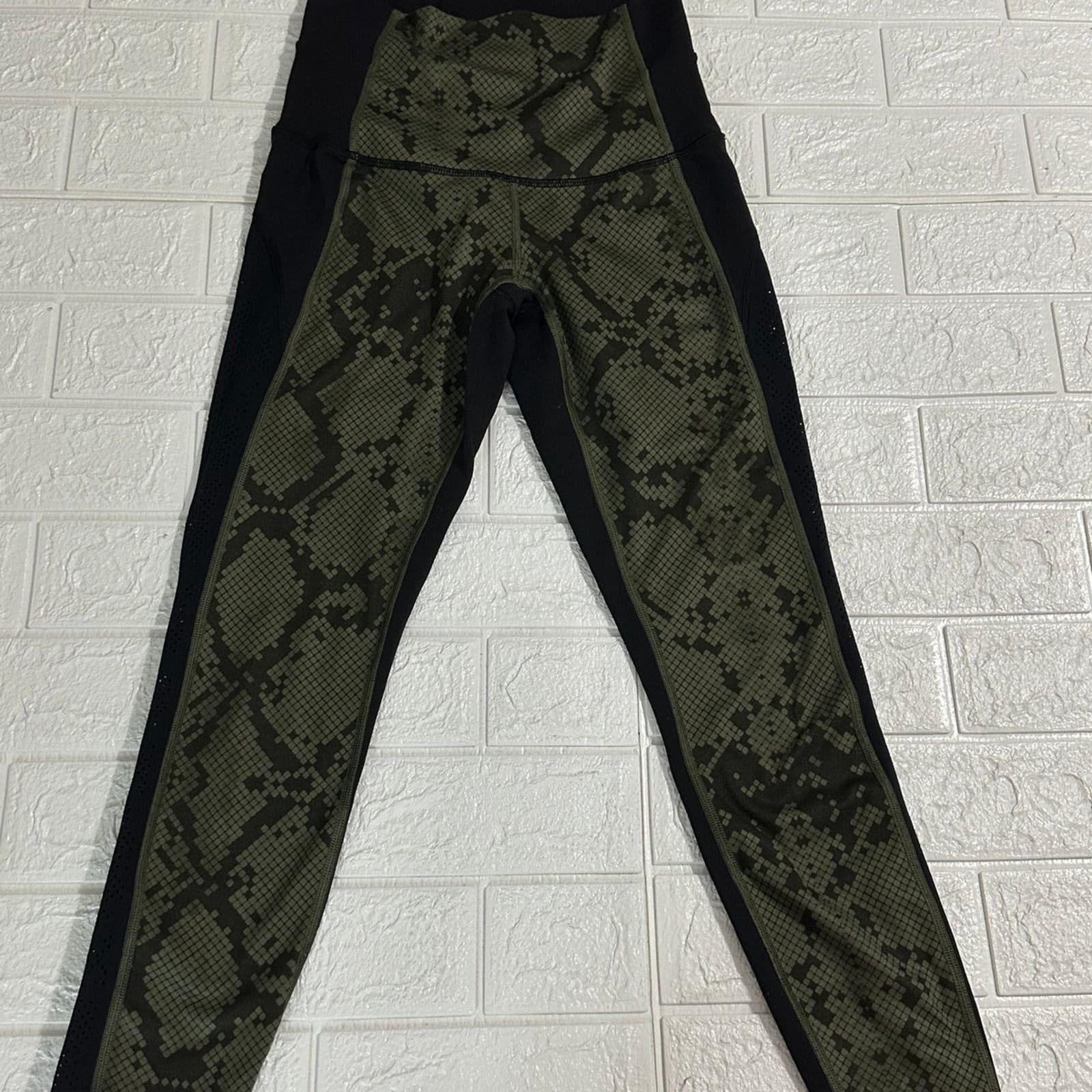 Lululemon Lululemon Leggings size 4 Size 27" / US 4 / IT 40 - 2 Thumbnail