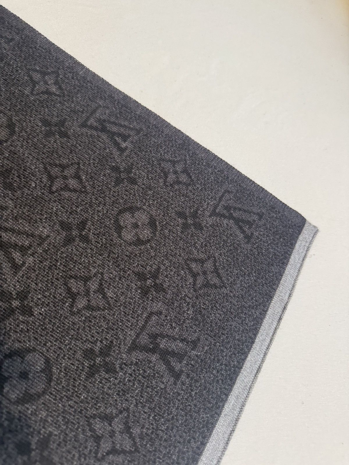 Louis Vuitton Louis Vuitton Monogram Eclipse Scarf M73468 Receipt Box Tags Size ONE SIZE - 4 Thumbnail