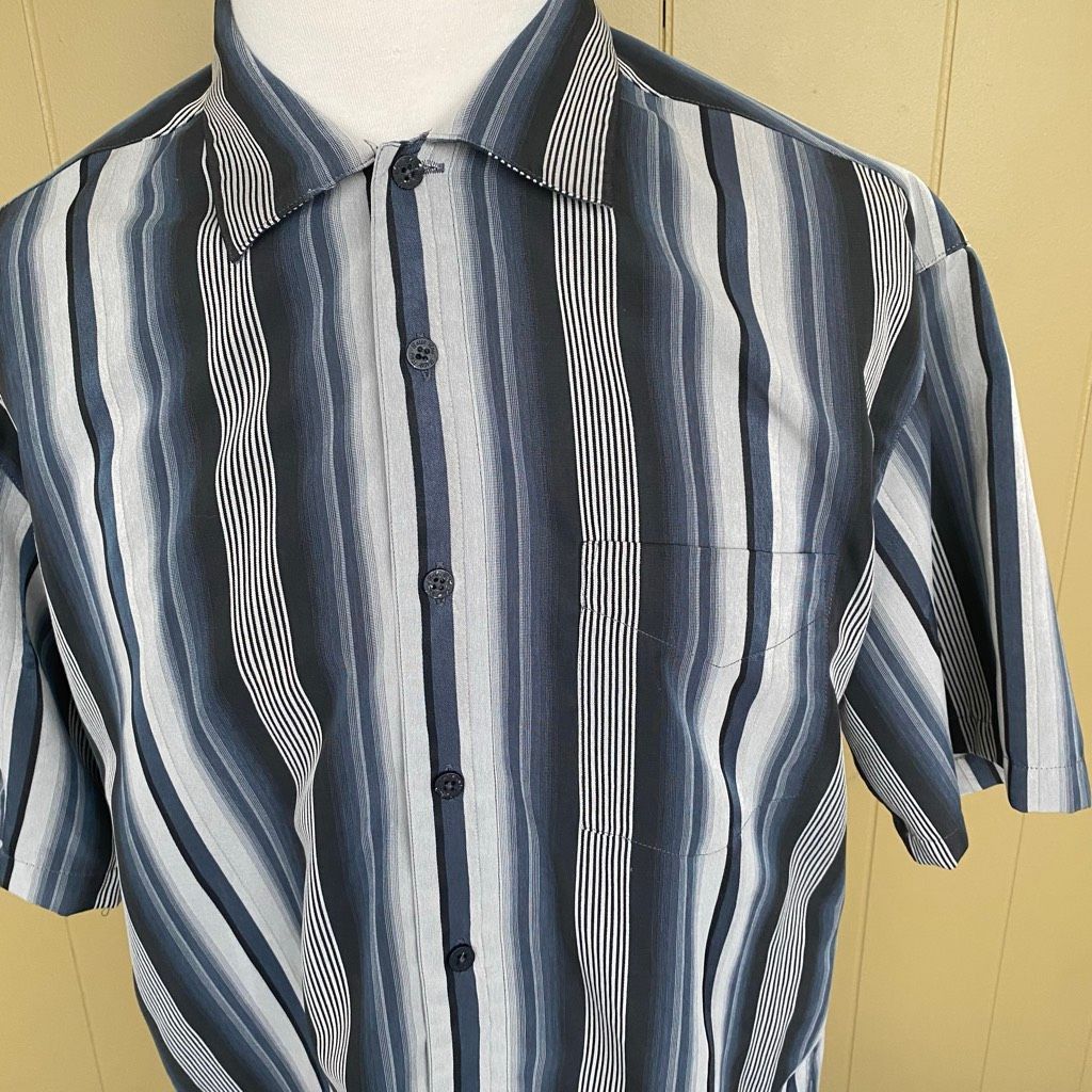 Batik Bay Batik Bay men L button up short sleeve stripe casual dress s Size US L / EU 52-54 / 3 - 2 Thumbnail