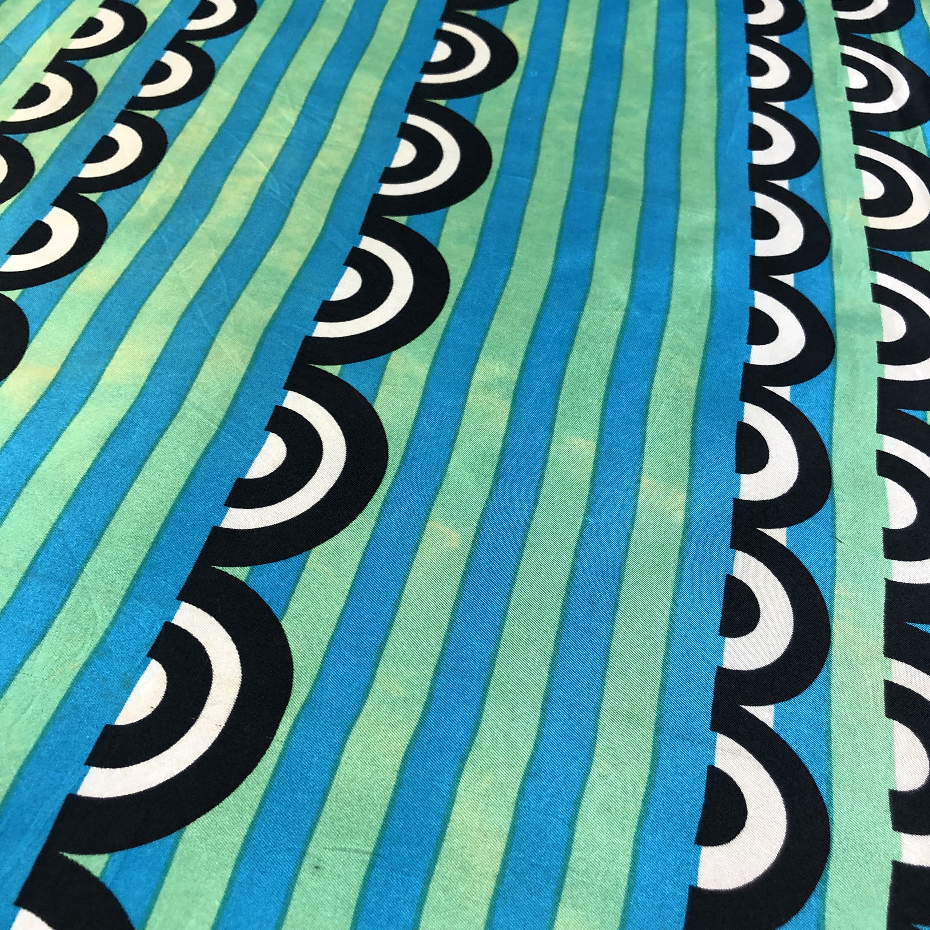 Vintage Vintage Luxury Design Hand Rolled Silk Scarf M411 Size ONE SIZE - 7 Thumbnail