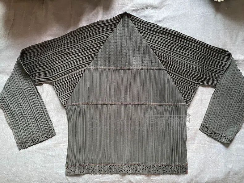 Issey Miyake Issey Miyake Rare Paper-cut Hollow Out 3D Pleated Midi Ski Size 25" / US 0 / IT 36 - 2 Thumbnail
