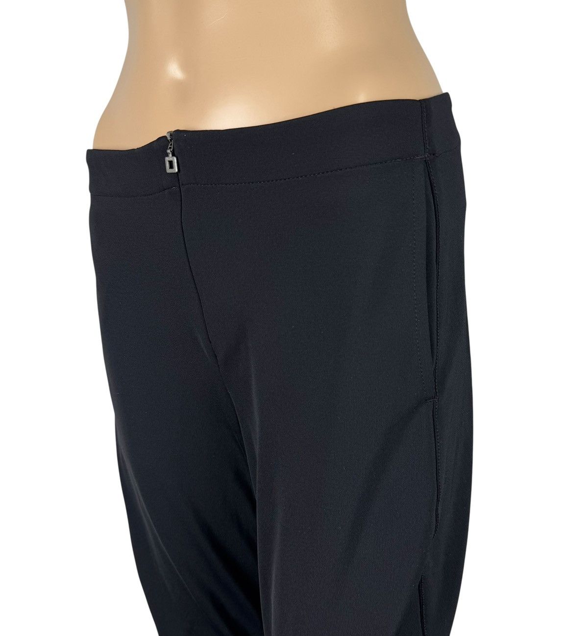 Marithe + Francois Girbaud Marithe Francois Girbaud Ankle Zip Bow Pants Crop size US6 Size 28" / US 6 / IT 42 - 2 Thumbnail