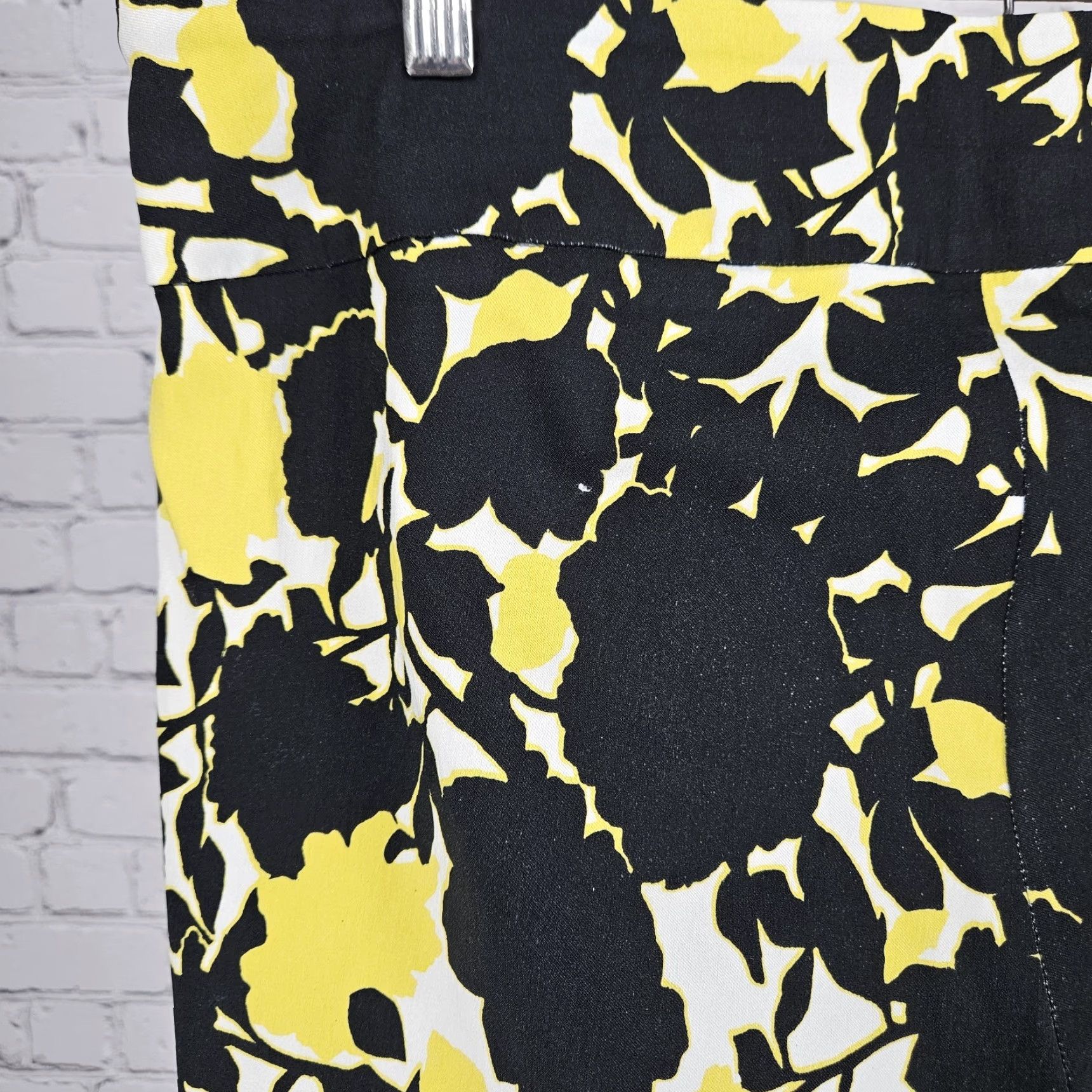 Soft Surroundings Soft Surroundings Pants Floral Mid Rise Pull On Large Black White Yellow Casual Workwear Travel Womens Size 36" / US 14 / IT 50 - 5 Thumbnail