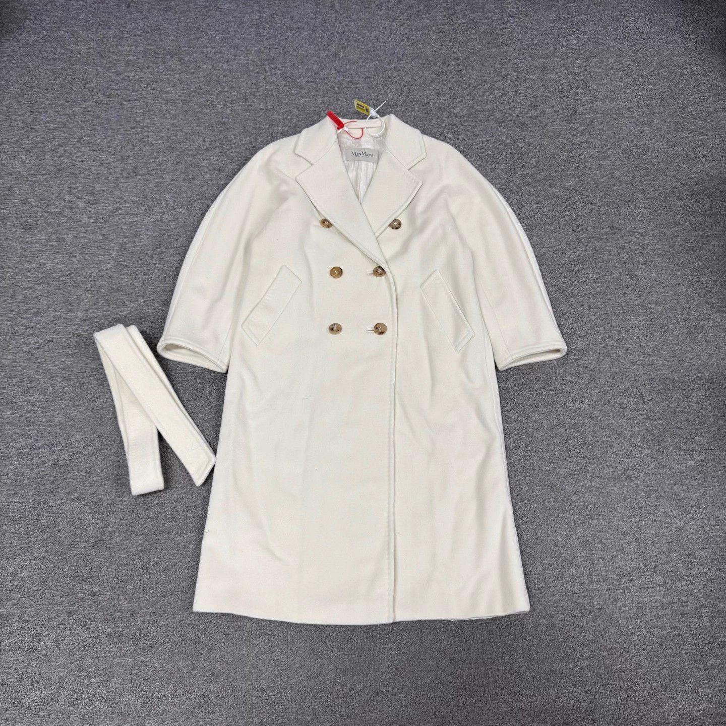 Max Mara MaxMara 101801 Cashmere Oversized DB Ivory 34 Coat Size XS / US 0-2 / IT 36-38 - 1 Thumbnail