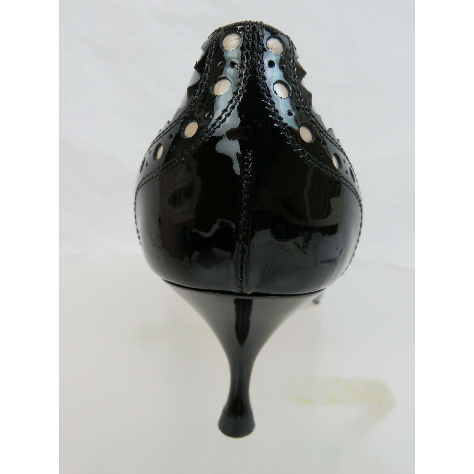 Miu Miu 5I877C BLACK LASER CUT PATENT LEATHER BOW KITTEN PUMPS 37 Size US 7 / IT 37 - 9 Thumbnail