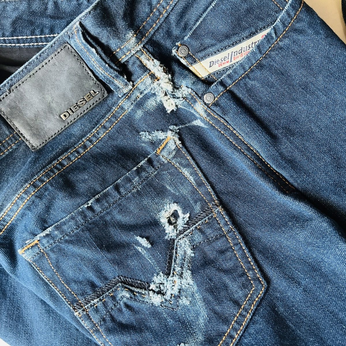 Diesel Distressed Pocket DIESEL Larkee Regular Cut Hard Jeans Size US 30 / EU 46 - 14 Thumbnail