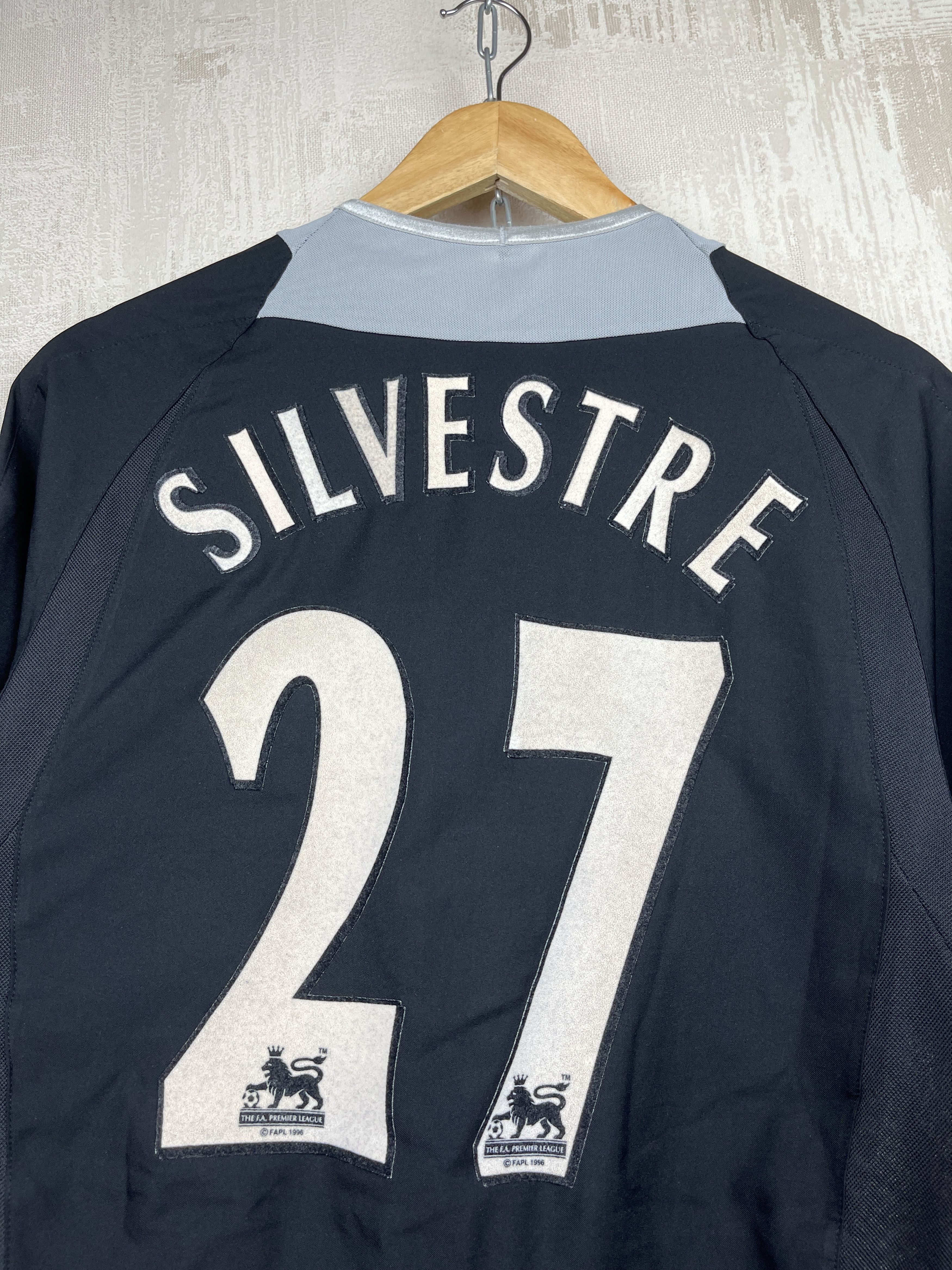Nike 2002-2004 Manchester United # 27 Silvestre Soccer Jersey Size US S / EU 44-46 / 1 - 4 Thumbnail
