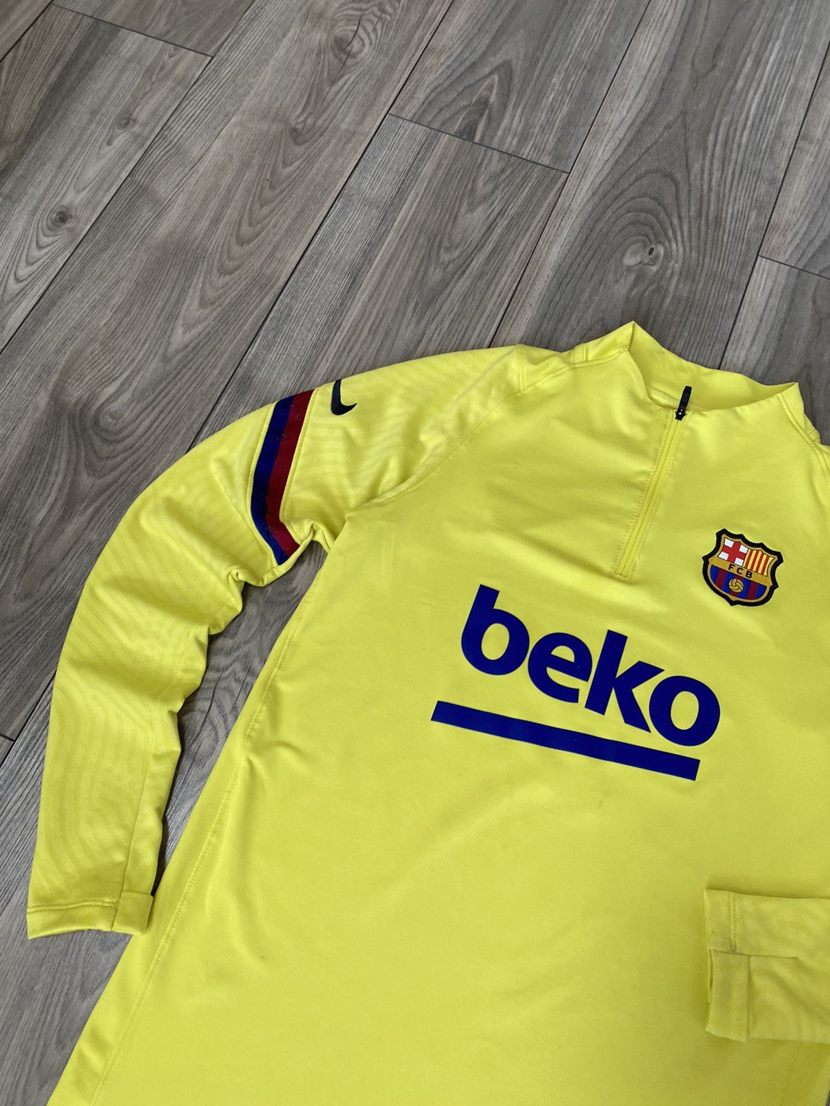 Nike Nike F.C. Barcelona Yellow Training Jersey Long Sleeve Size US S / EU 44-46 / 1 - 10 Thumbnail