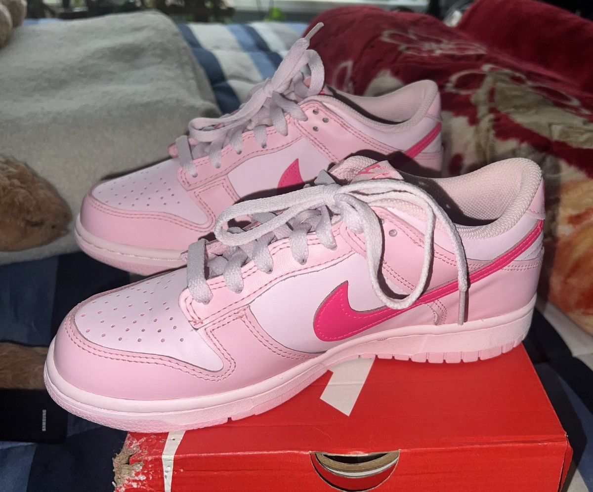 Nike Nike Dunk Low Triple Pink GS 6.5Y (8W) DH9765-600 Size US 6.5 / IT 36.5 - 2 Thumbnail