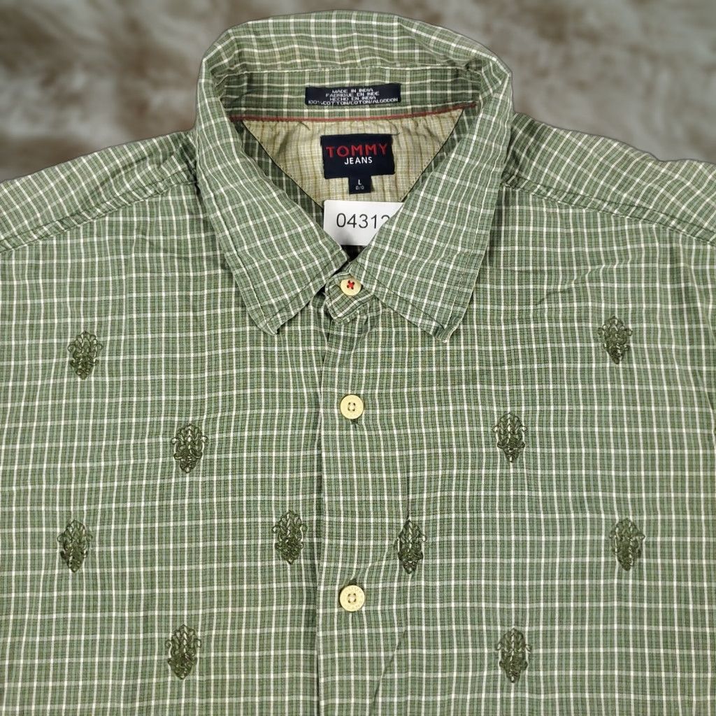 Tommy Hilfiger Tommy Hilfiger Shirt Mens Large Green Plaid Button-Up Short Sleeve Casual Classic Modern Preppy Tommy Hilfiger Mens L Green Plaid Shirt Size US L / EU 52-54 / 3 - 1 Thumbnail