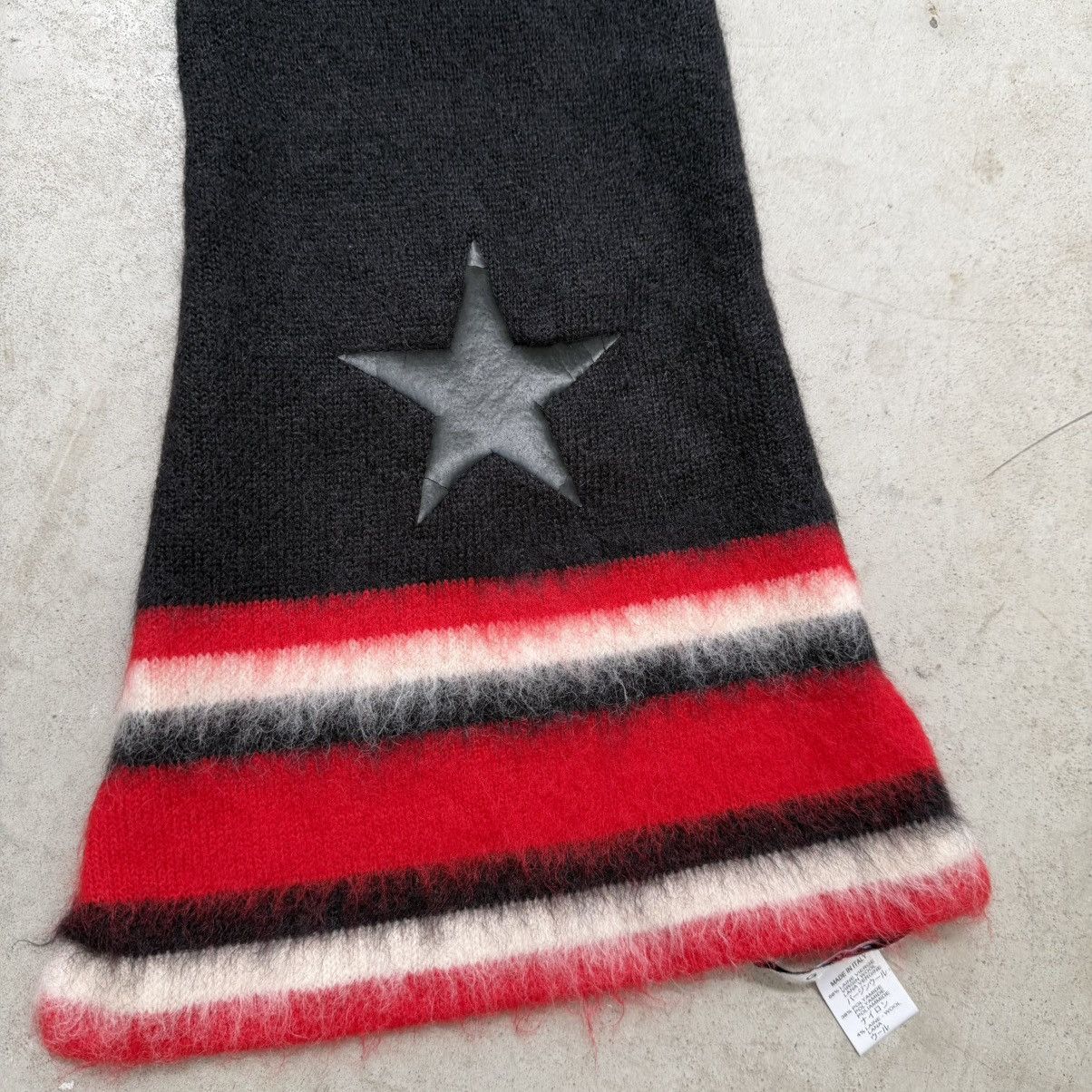 Givenchy Givenchy Double Star Wool Scarf Black/Red Size ONE SIZE - 3 Thumbnail