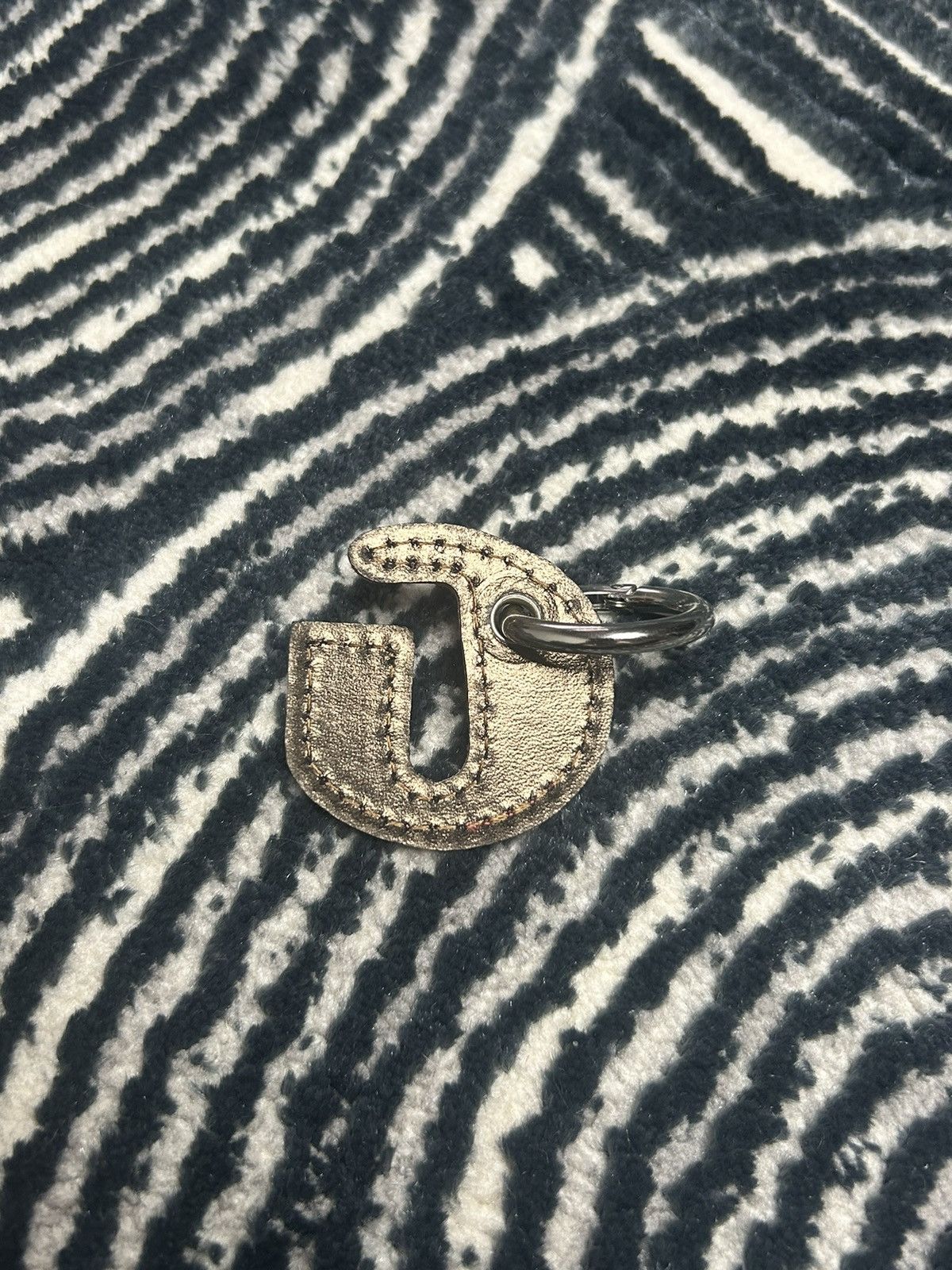 Gallery Dept. G patch keychain red/bronze Size ONE SIZE - 2 Thumbnail