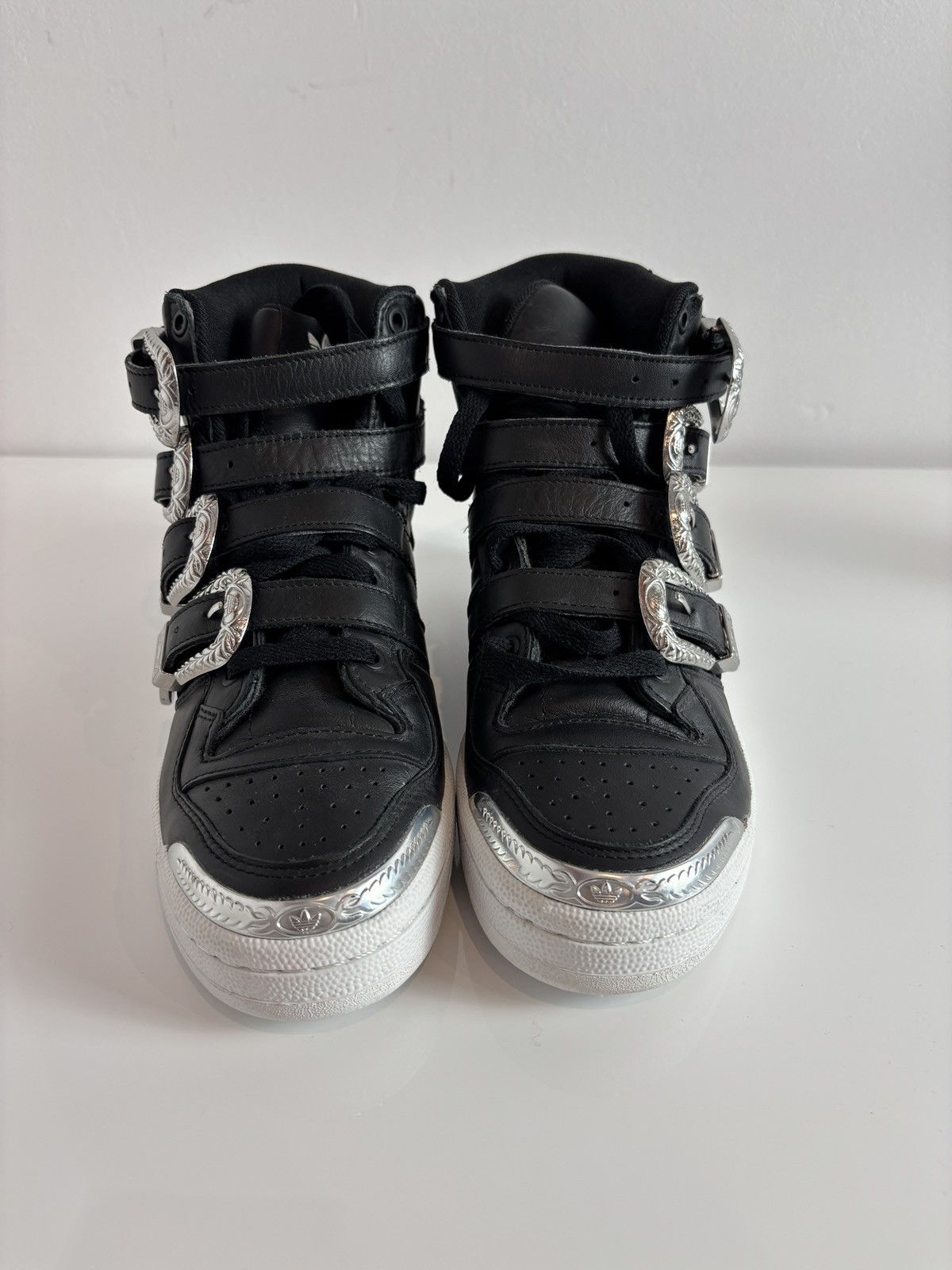 Adidas × Jeremy Scott adidas x Jeremy Scott JS Forum Hi Silver Buckle Size US 8.5 / EU 41-42 - 2 Thumbnail
