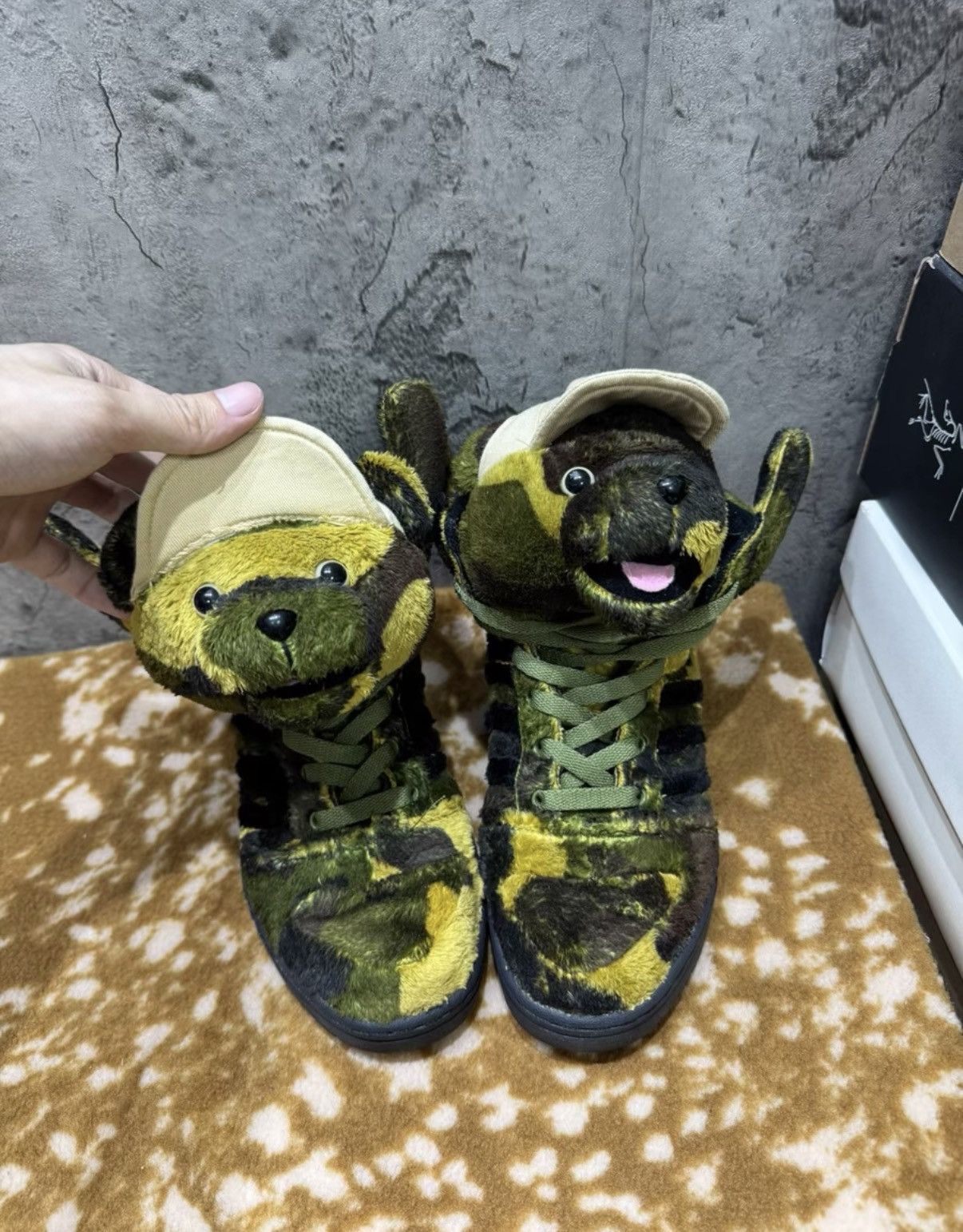 Adidas Adidas x Jeremy Scott Wings Bear K37 Size US 8 / IT 38 - 2 Thumbnail