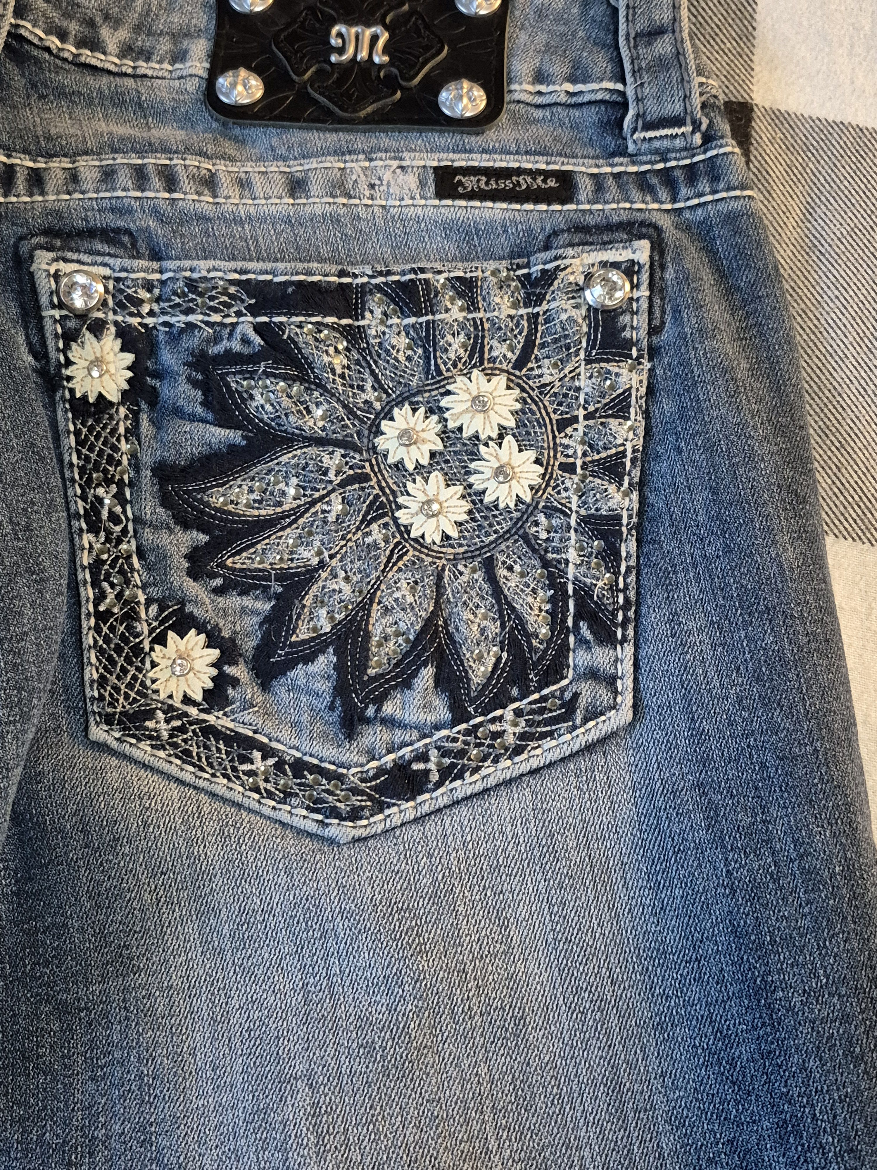 Flower and leaves bootcut