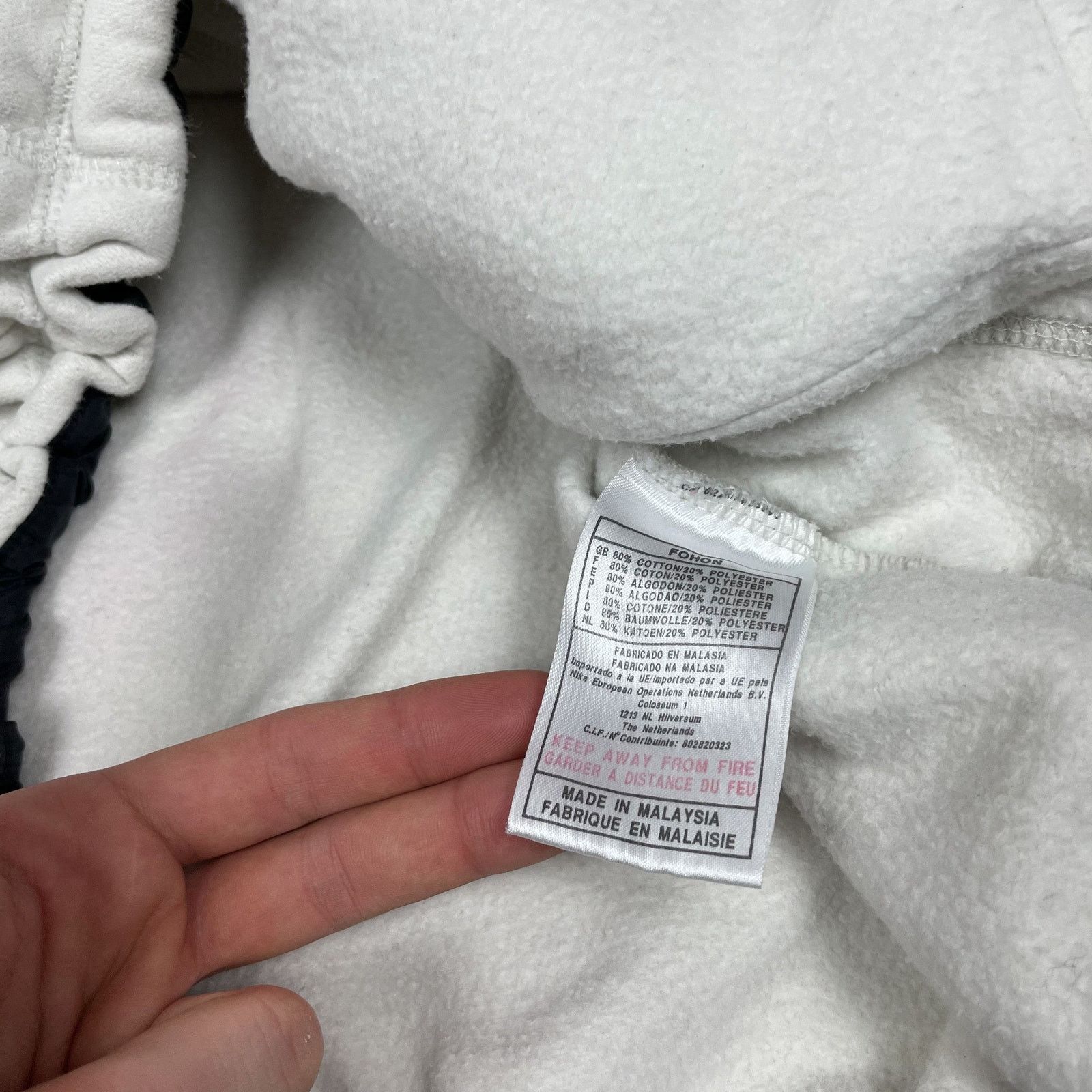 Nike × Vintage Nike Mens White Cotton Swoosh Long Sleeve Pullover Hoodie XL Size US XL / EU 56 / 4 - 13 Thumbnail