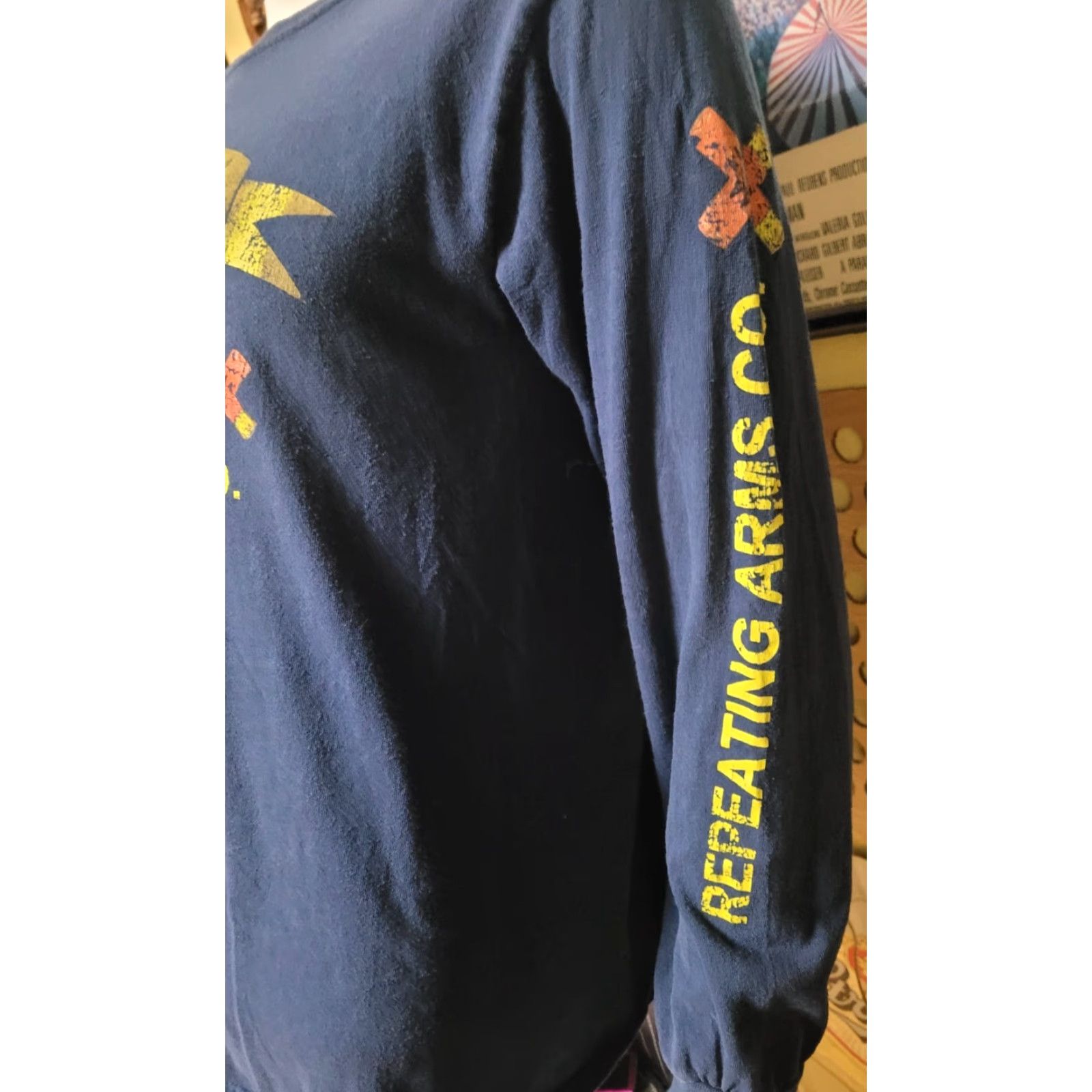 Etro VINTAGE Retro Winchester Repeating Arms Long Sleeve T Shirt Medium Guns Size US M / EU 48-50 / 2 - 3 Thumbnail