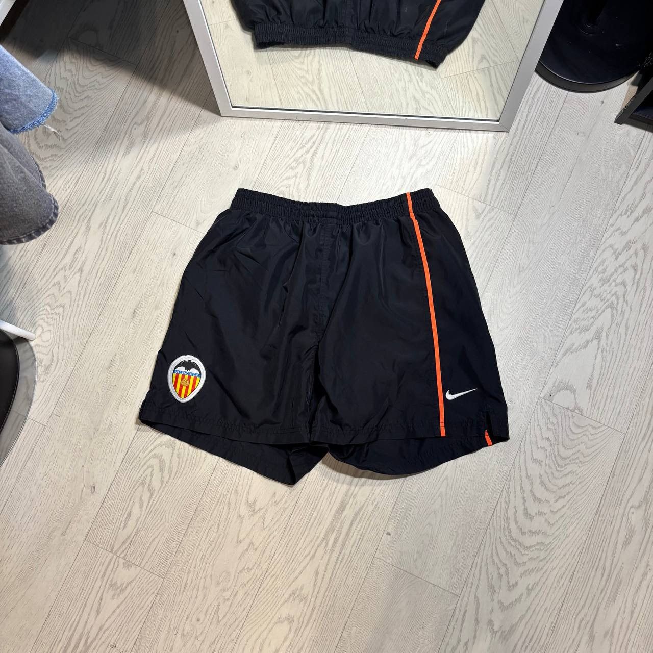 Nike Nike Valencia vintage short Size:M Size US 32 / EU 48 - 1 Thumbnail