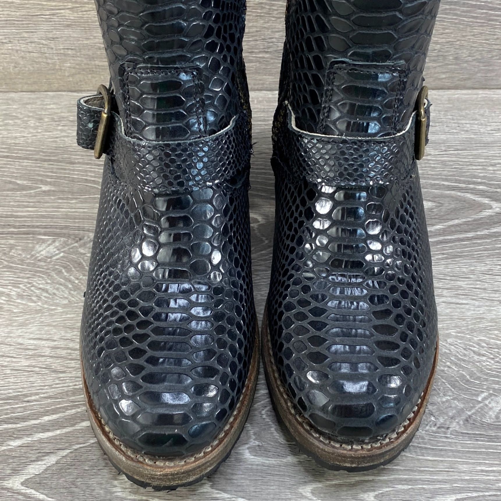 FREEBIRD VINTAGE Freebird Steven Carlito Ankle Boots Womens 9 Black Embossed Snakeskin Leather Boots Size US 9 / IT 39 - 4 Thumbnail