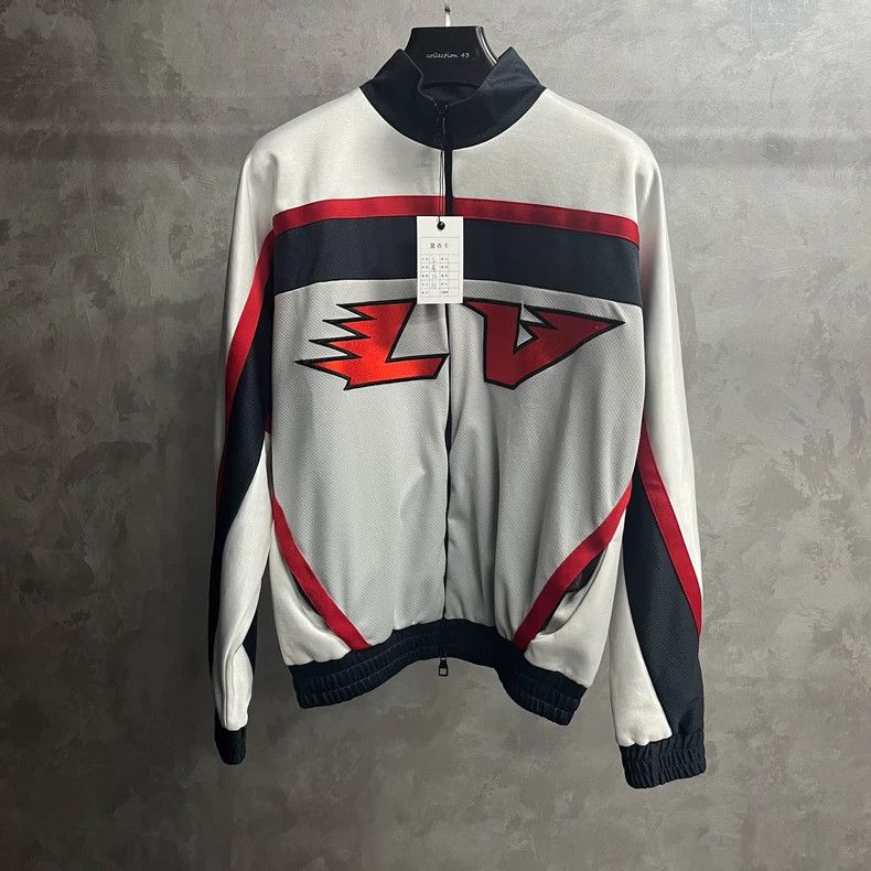 Louis Vuitton Louis Vuitton White monogrammed hockey blazer jacket Size US S / EU 44-46 / 1 - 1 Thumbnail