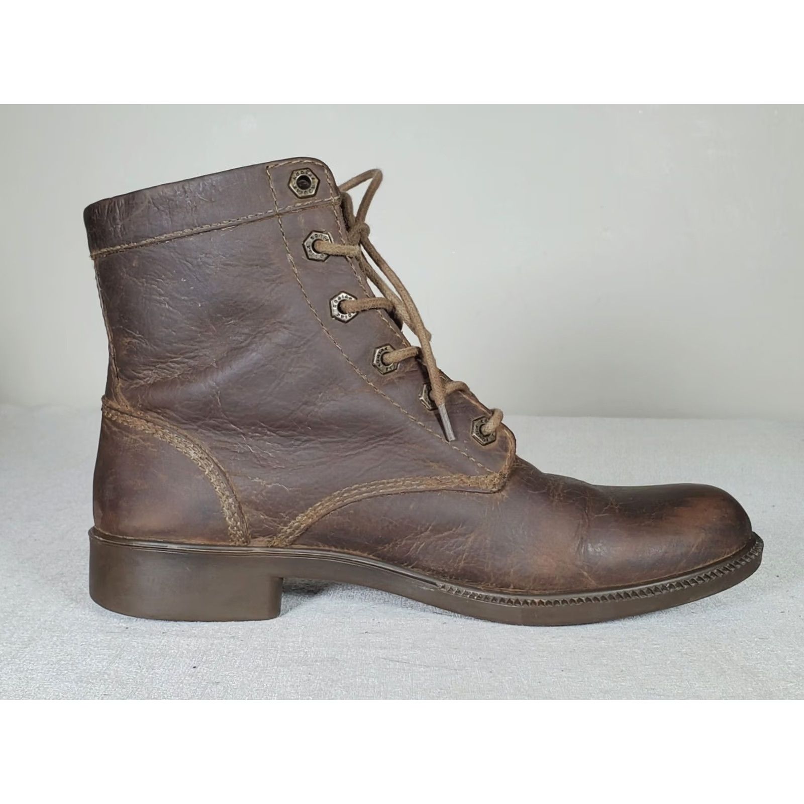 Vintage Kodiak Boots Womens Brown Original Waterproof All Season Leather 419064OG Women Size US 10 / IT 40 - 4 Thumbnail