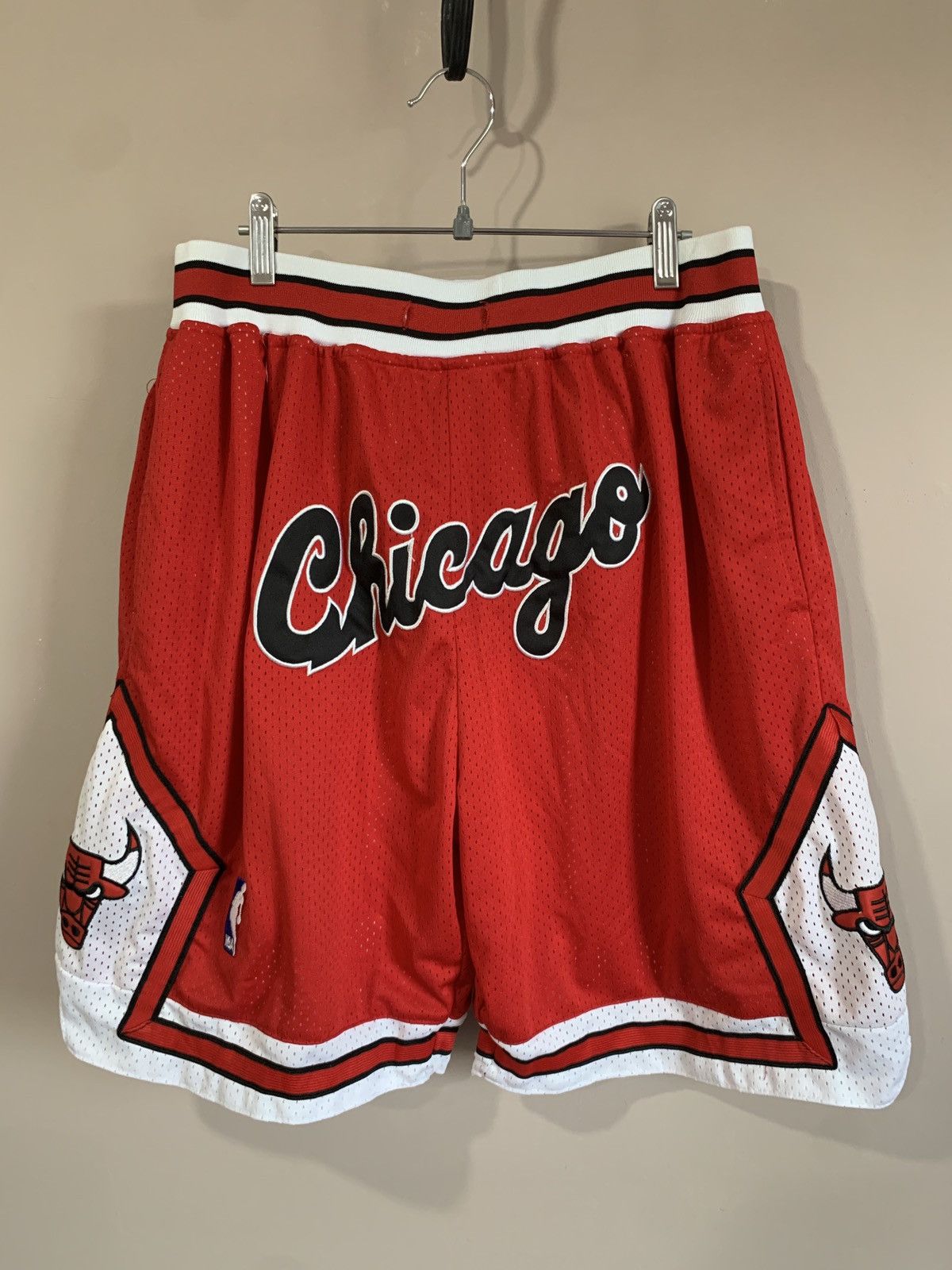 NBA Chicago Bulls Training Basketball Shorts NBA Size L Size US 36 / EU 52 - 1 Thumbnail
