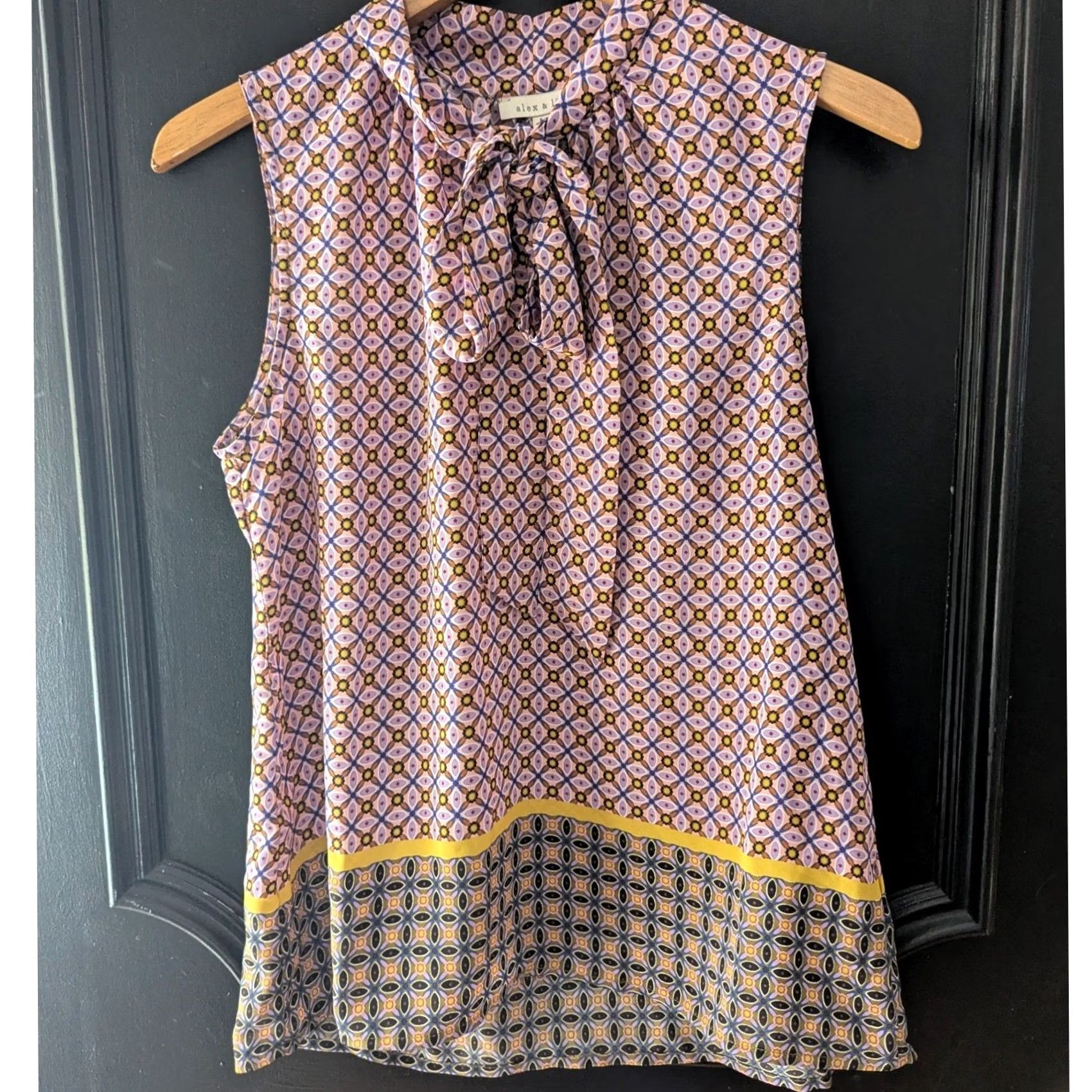Vintage Alex and Lili Sleeveless Geometric Print Tie Neck Blouse Women's M Contrast Hem Shirt Size M / US 6-8 / IT 42-44 - 2 Thumbnail
